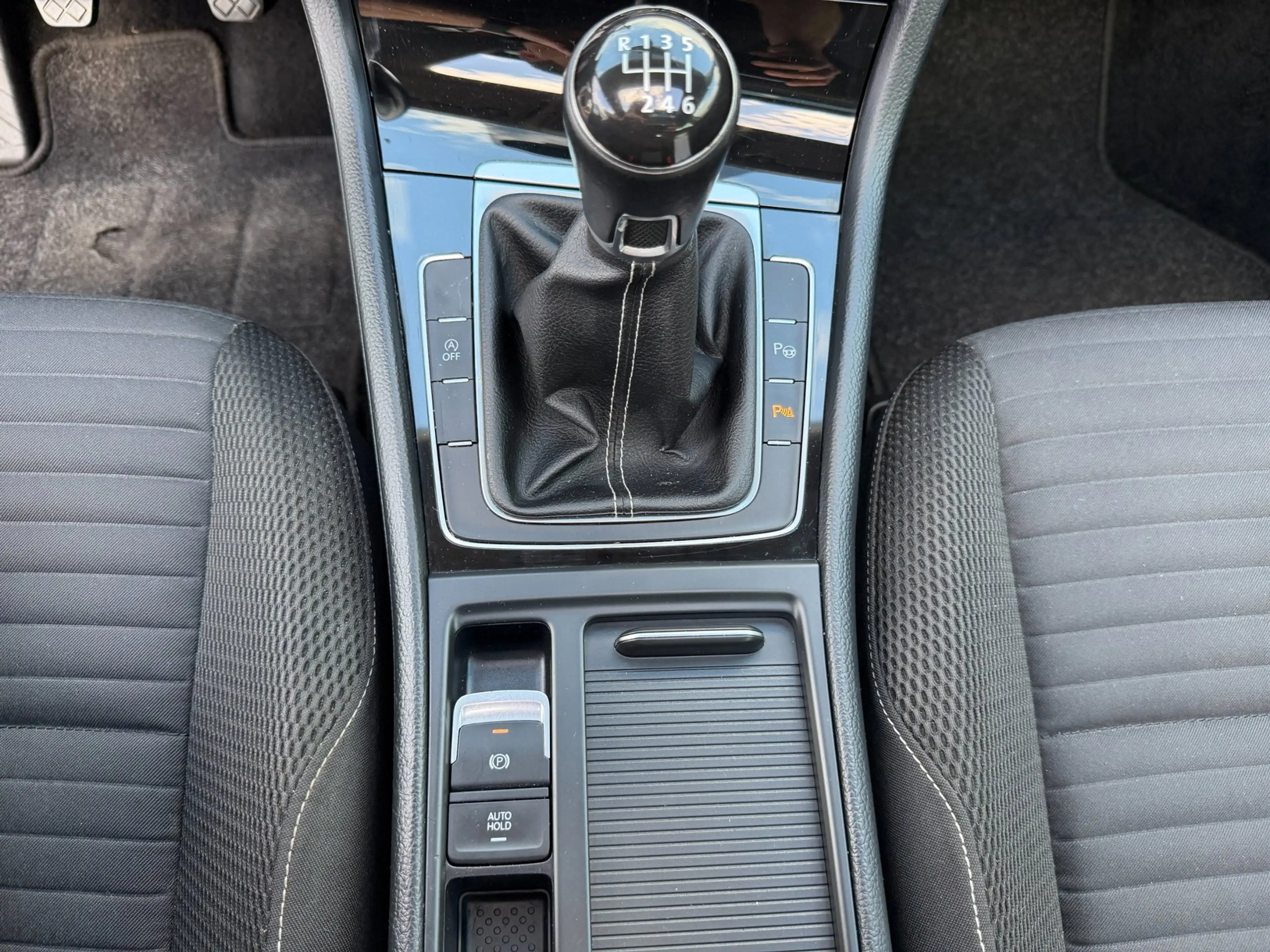Volkswagen Golf 1.4 TSI Xenon Led I Pano I ACC I Blind spot I Navi — photo 17