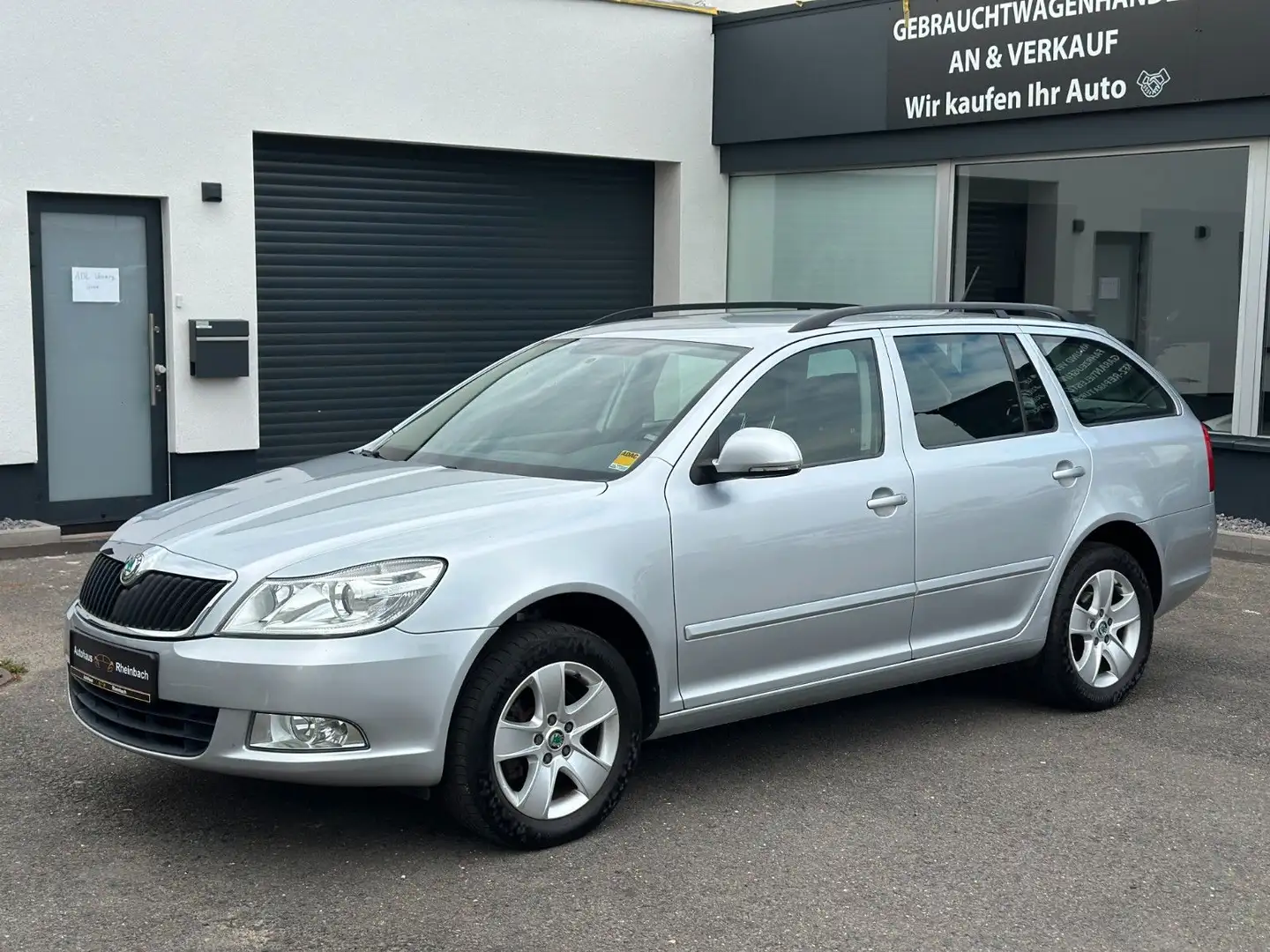 Skoda Octavia Combi 2,0 TDI 4X4 ALLRAD/AHK/KLIMA/TEMPO Argent - 1