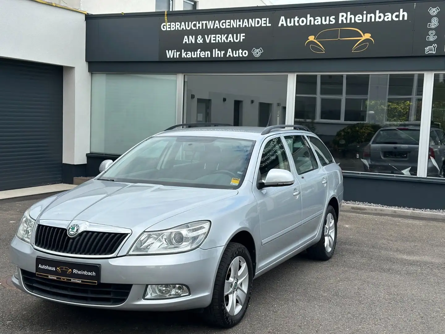 Skoda Octavia Combi 2,0 TDI 4X4 ALLRAD/AHK/KLIMA/TEMPO Argent - 2