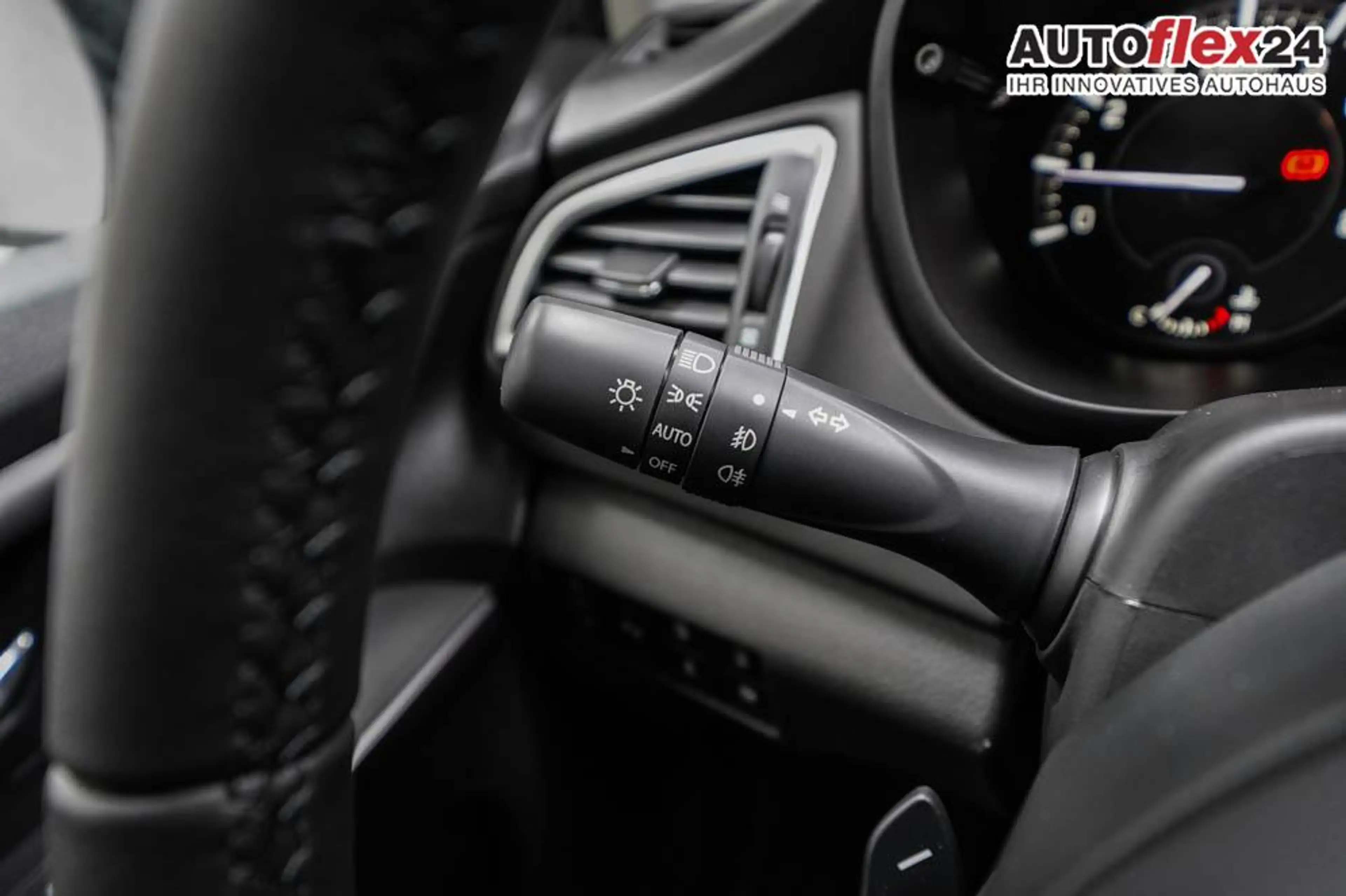Suzuki S-Cross 1,4 2WD Mild-Hybrid AT GL+ - LAGER 81 kW (110 P... — photo 9
