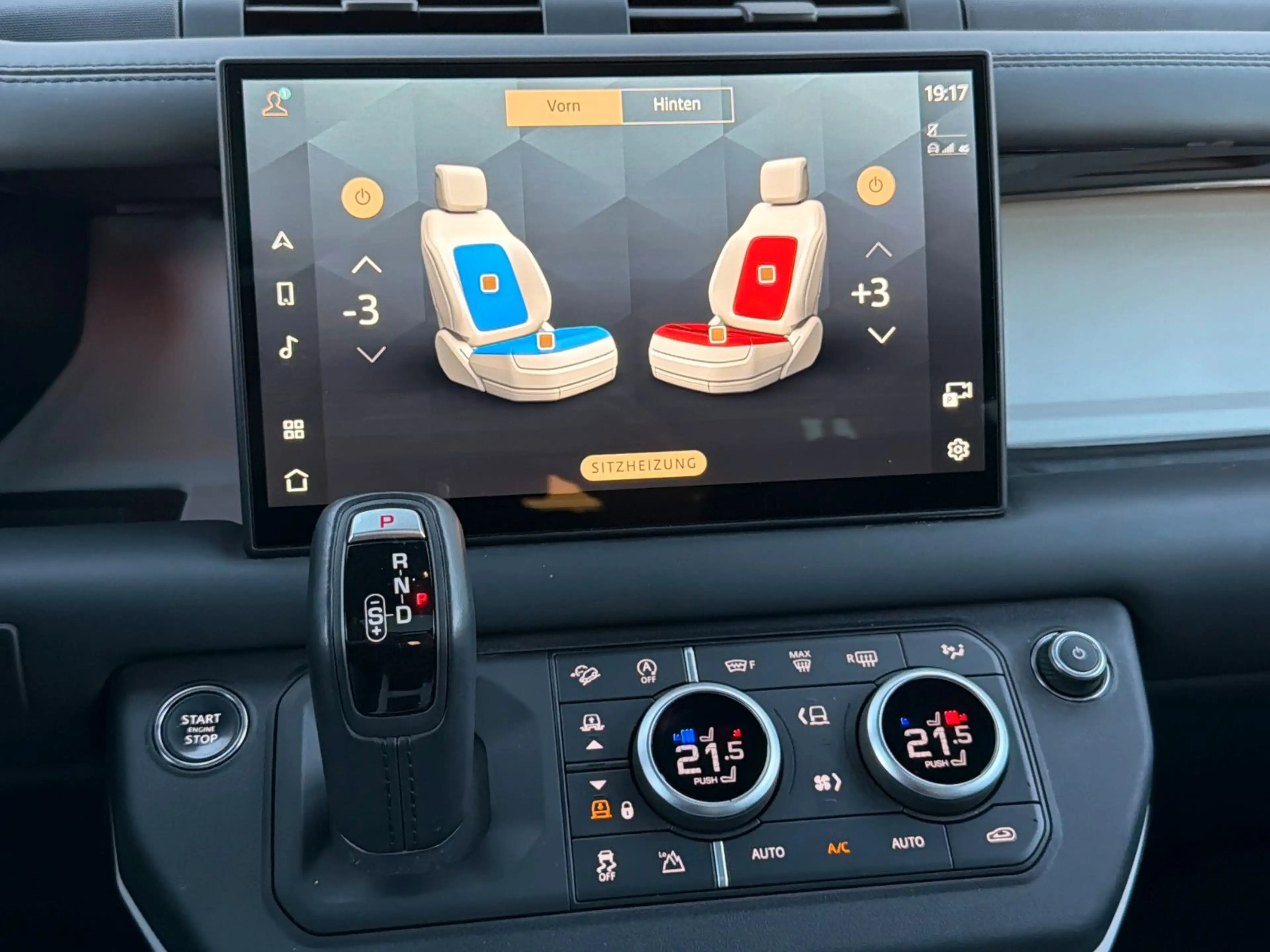 Land Rover Defender 110 D300*HSE*X-Dynamic*Pano*AHK*HUD* — photo 21
