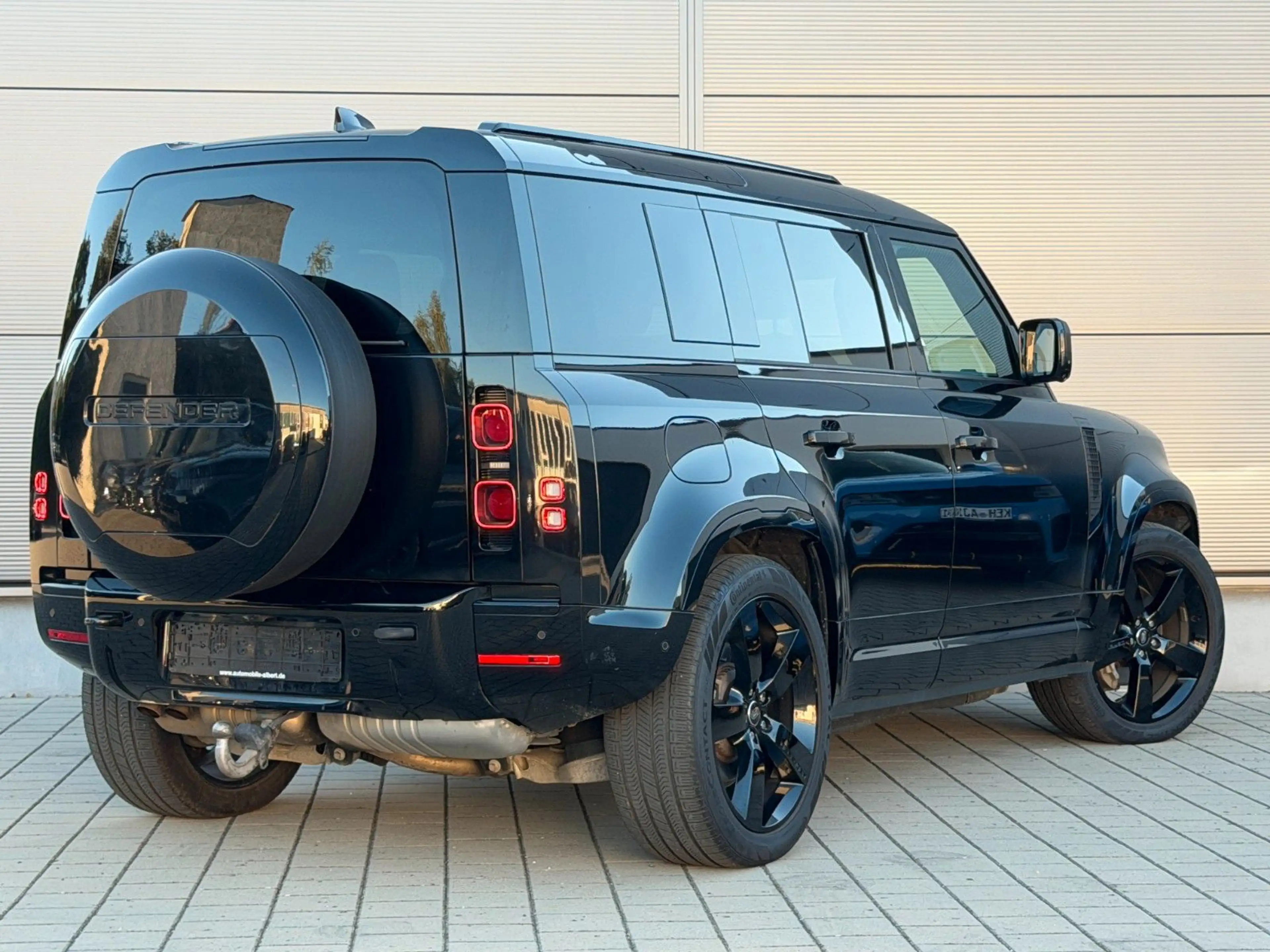 Land Rover Defender 110 D300*HSE*X-Dynamic*Pano*AHK*HUD* — photo 13