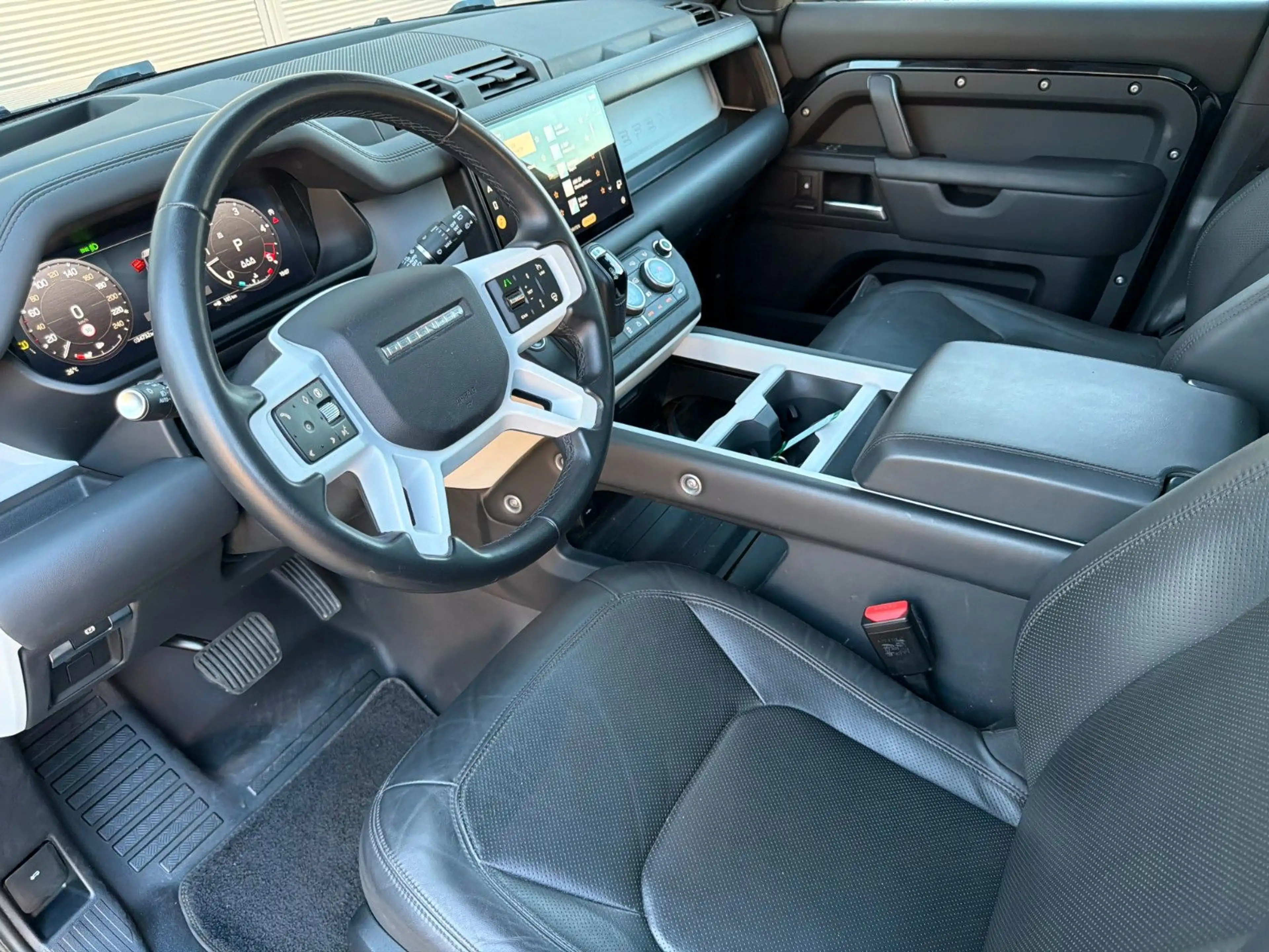Land Rover Defender 110 D300*HSE*X-Dynamic*Pano*AHK*HUD* — photo 15
