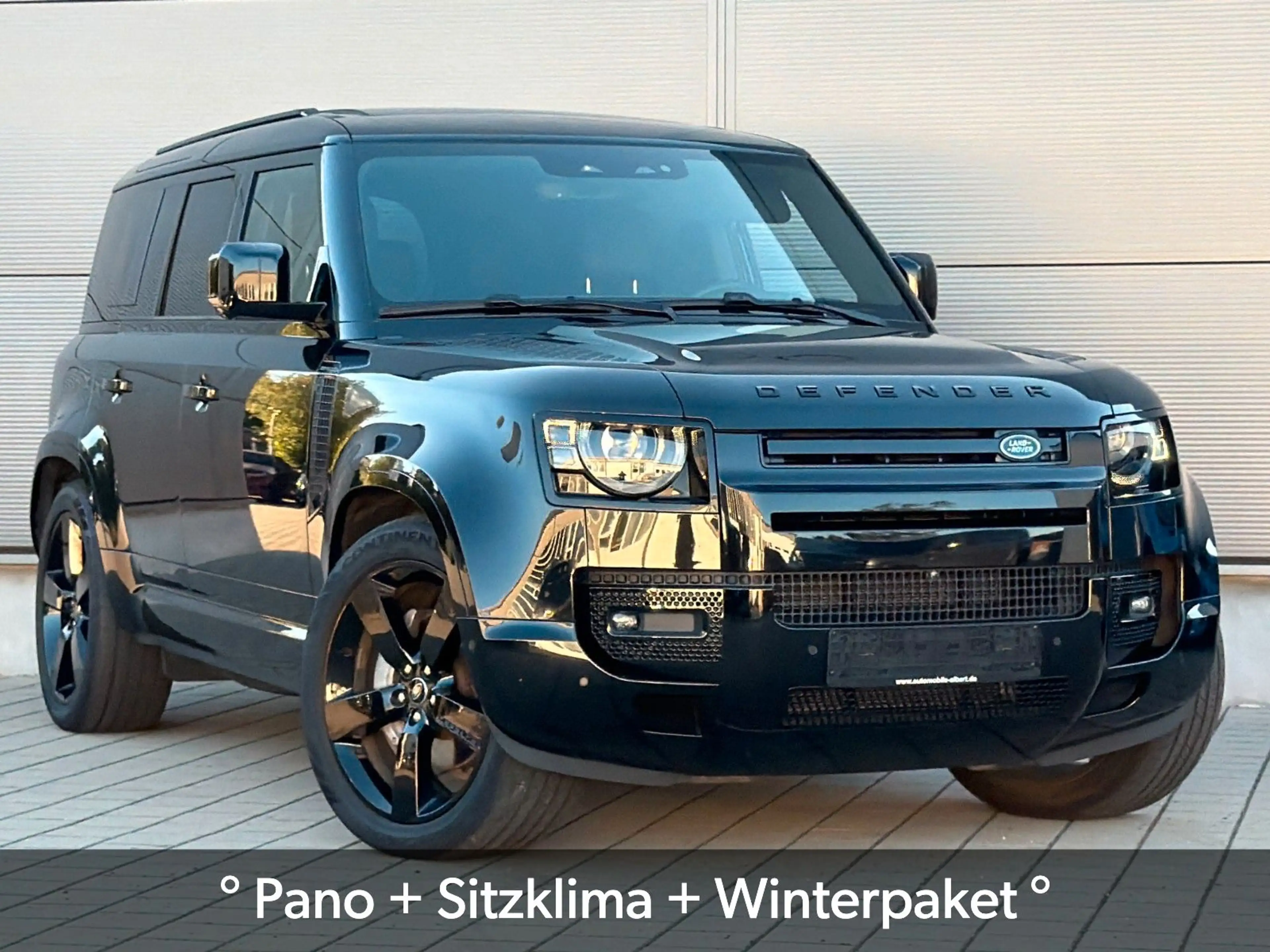 Land Rover Defender 110 D300*HSE*X-Dynamic*Pano*AHK*HUD* — photo 3