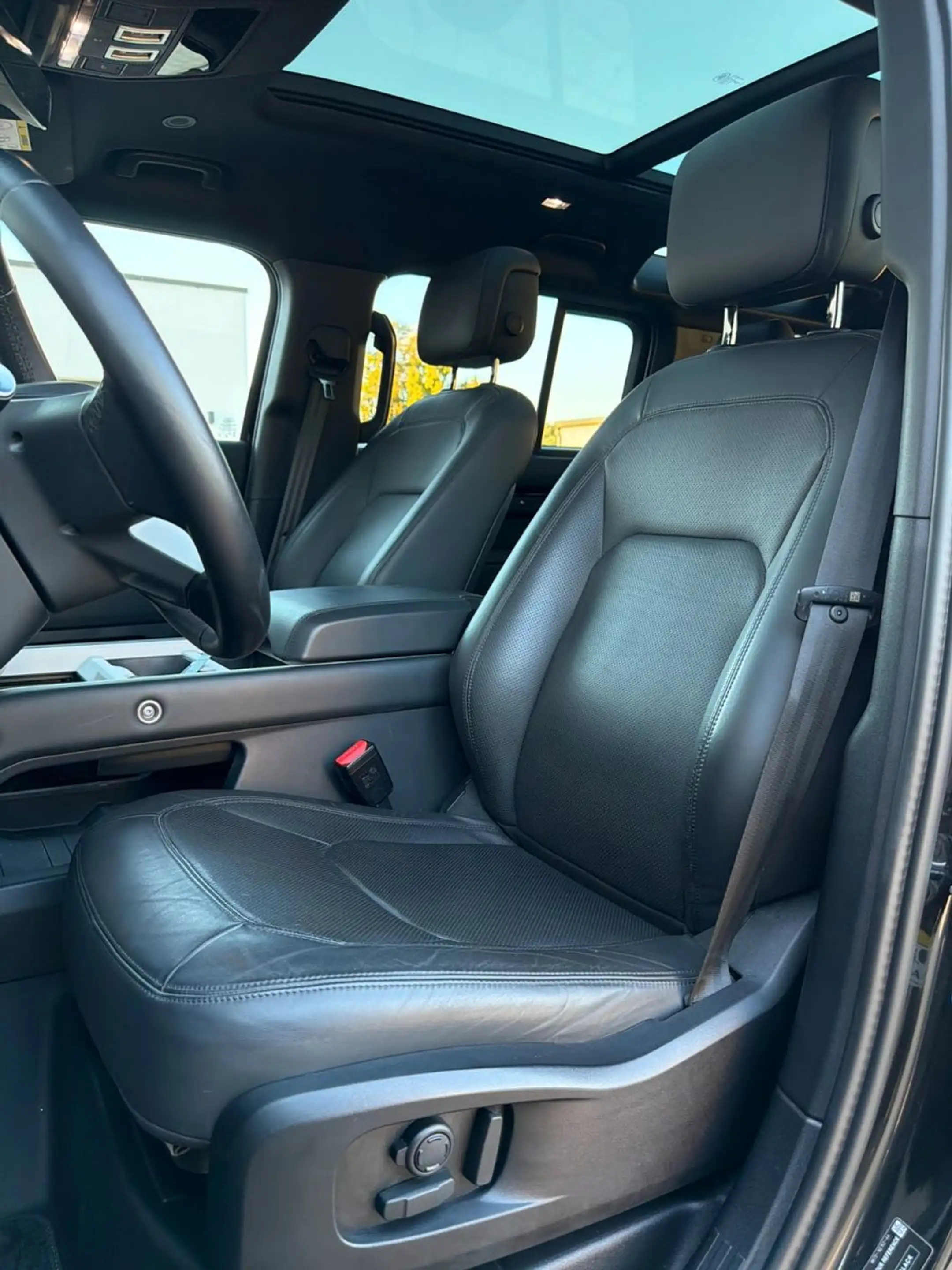 Land Rover Defender 110 D300*HSE*X-Dynamic*Pano*AHK*HUD* — photo 16