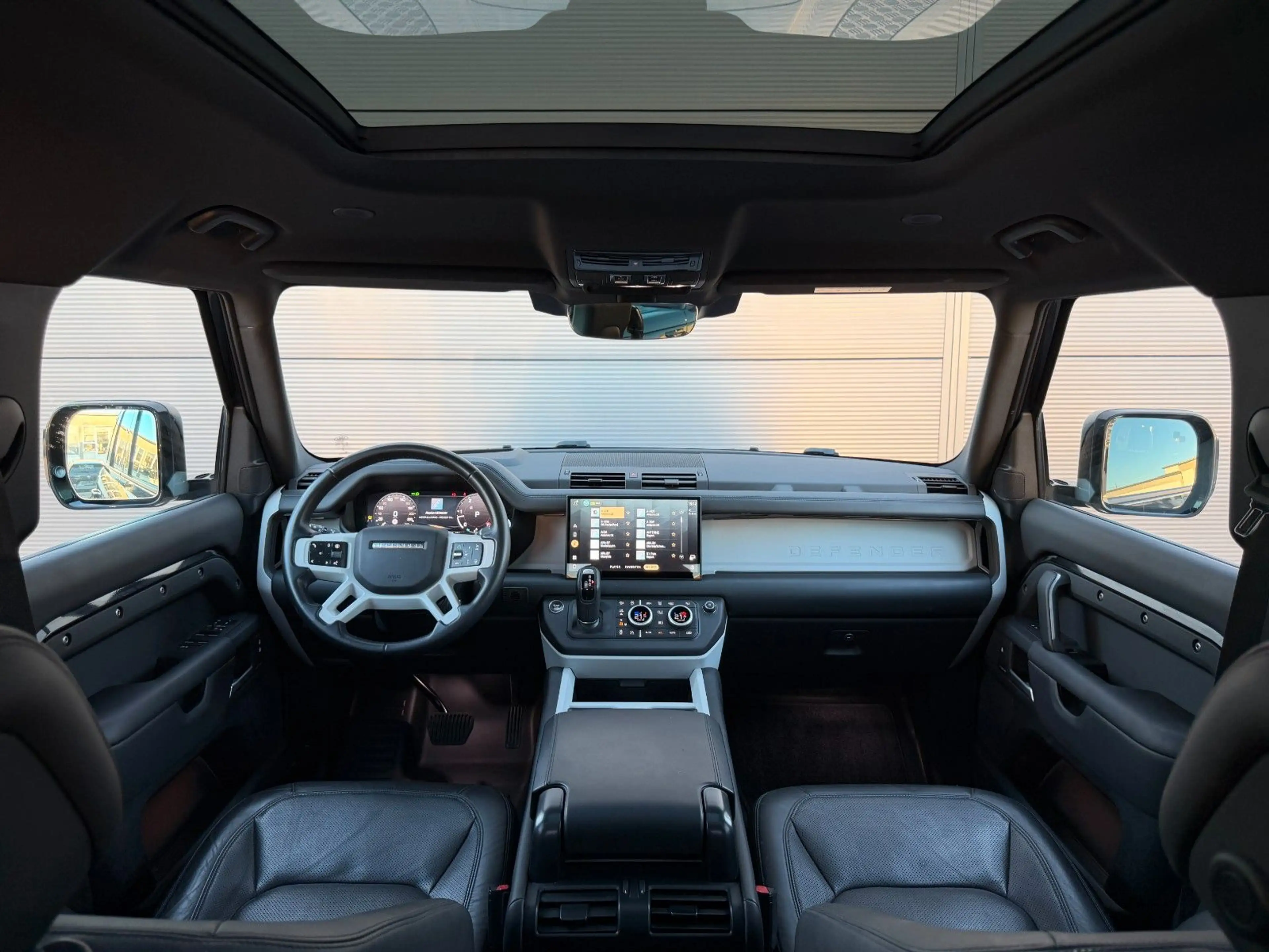 Land Rover Defender 110 D300*HSE*X-Dynamic*Pano*AHK*HUD* — photo 17