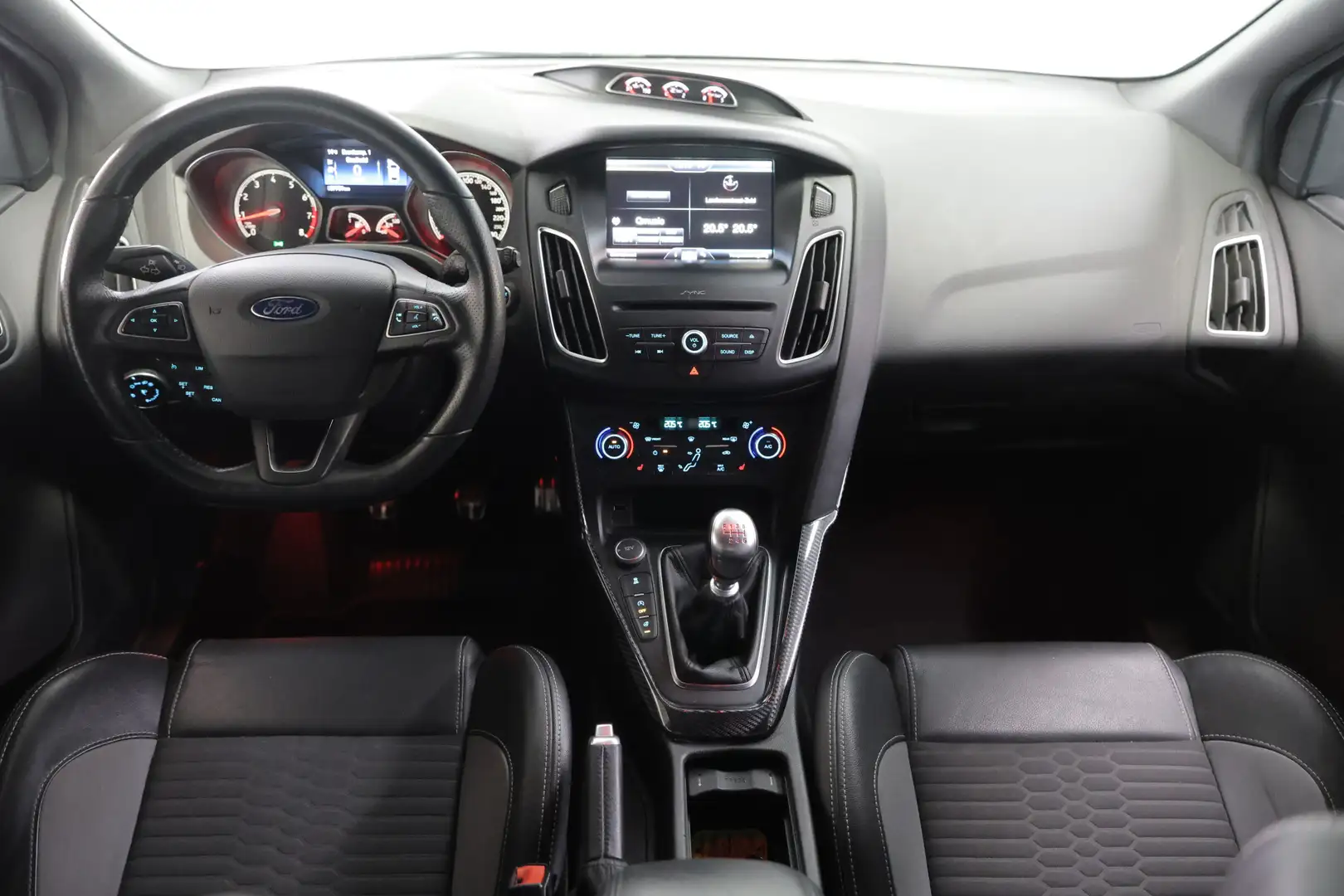 Ford Focus 2.0 ST 250pk RECARO NAV BT STUUR/STOELVW CRUISE CA Gris - 2