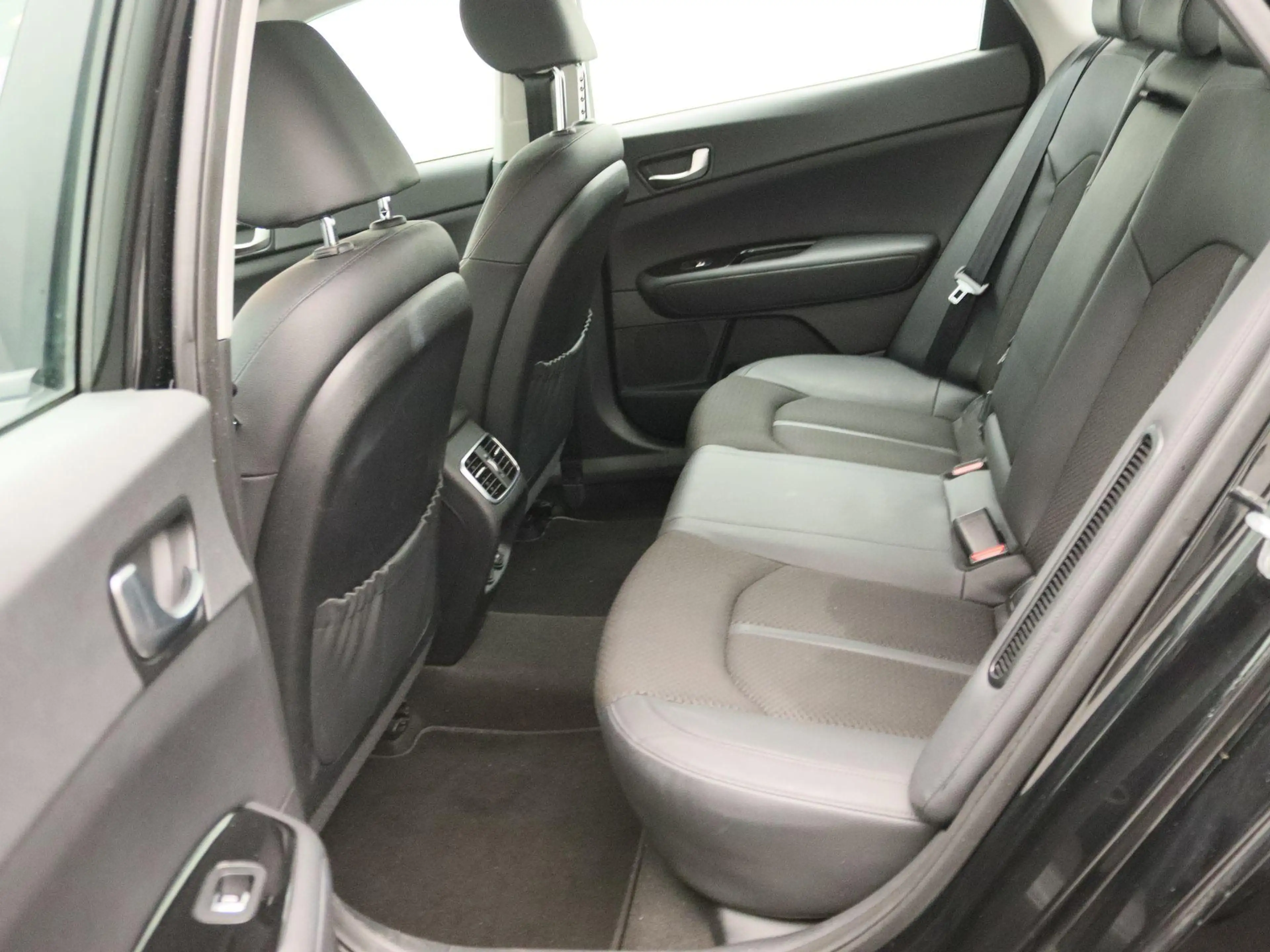 Kia Optima 2.0 GDI PHEV Business DynamicLine | Stoelverwarmin — photo 15