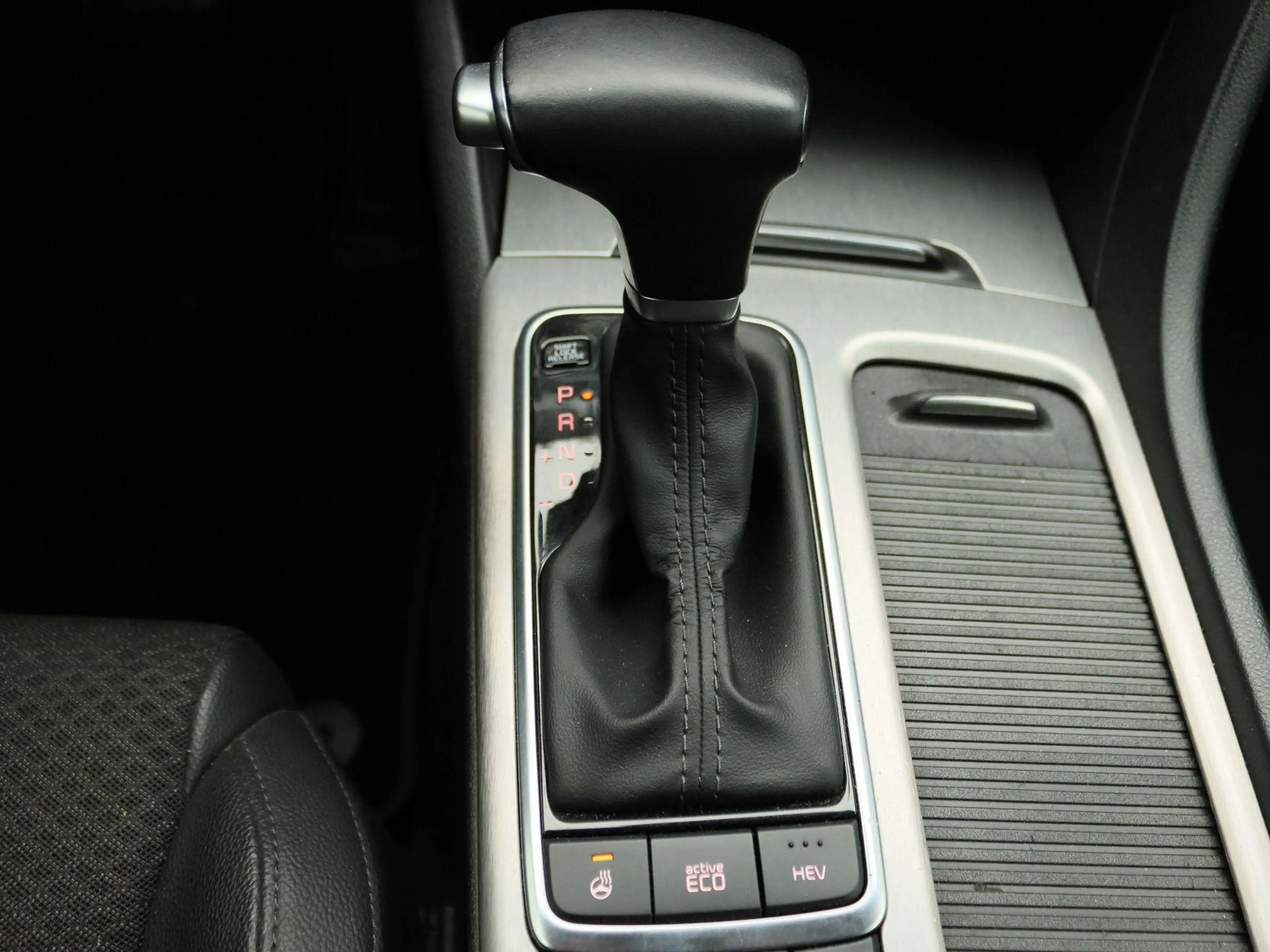 Kia Optima 2.0 GDI PHEV Business DynamicLine | Stoelverwarmin — photo 11