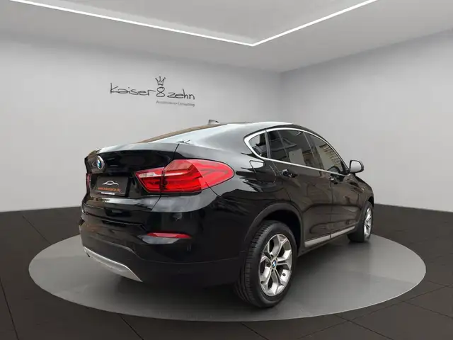 BMW X4 view 8