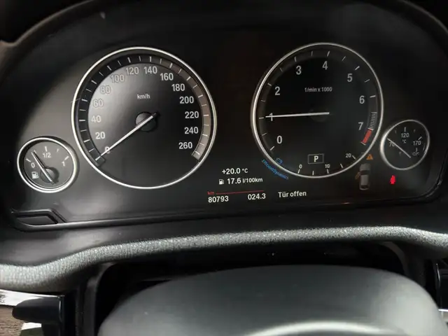 BMW X4 view 24