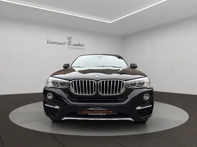 BMW X4 view 4