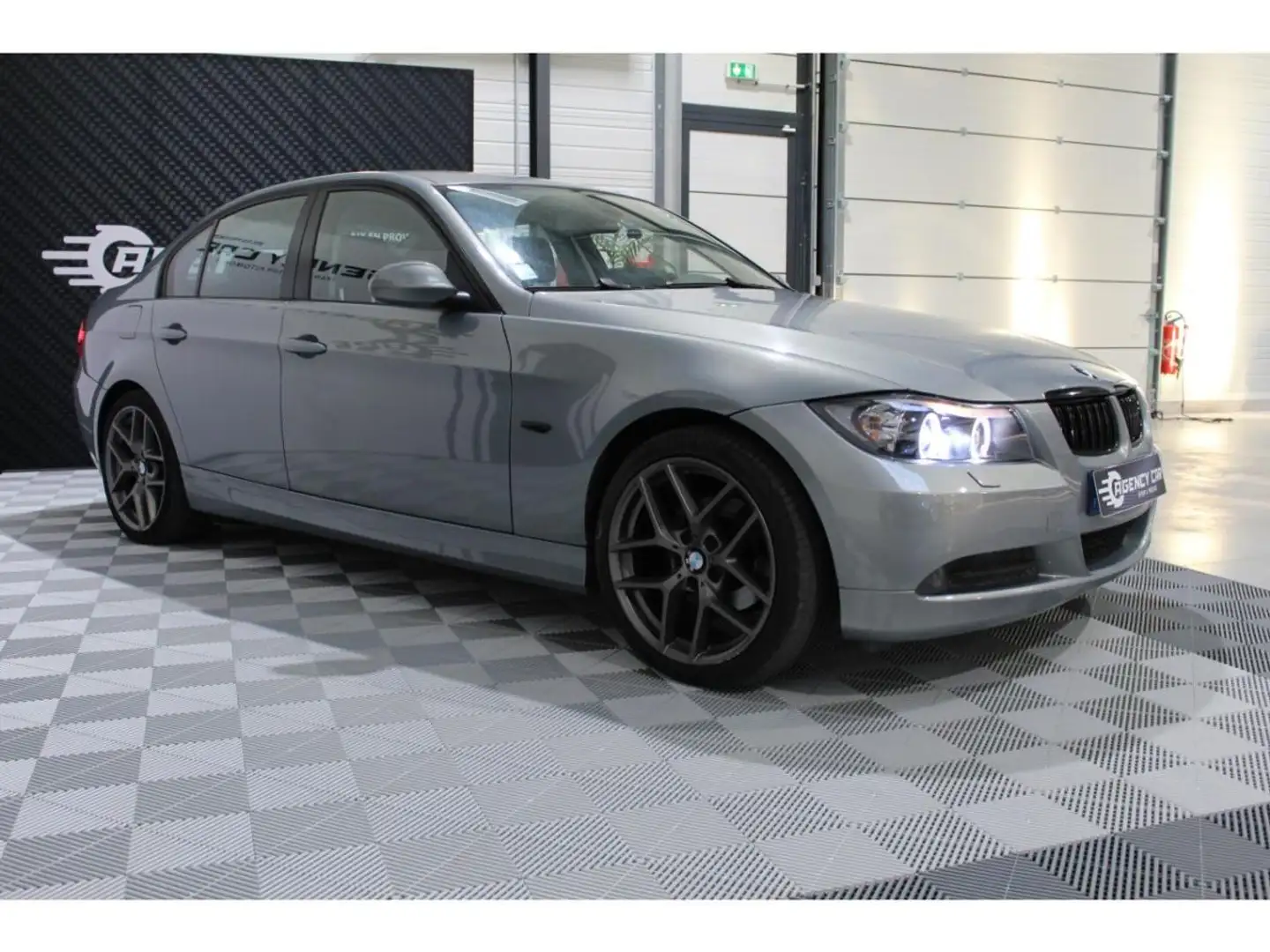 BMW 318 SERIE 318i Confort - 129 BERLINE E90 318i - CARPLAY Grijs - 2