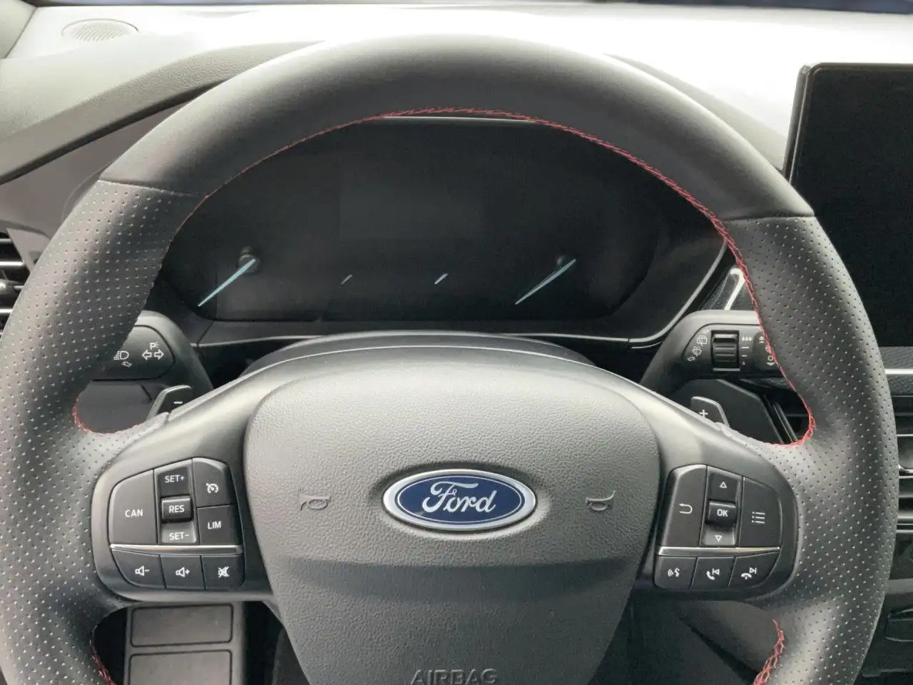 Ford Focus ST-Line Bluetooth Navi LED Klima el. Fenster, миниатюра 15