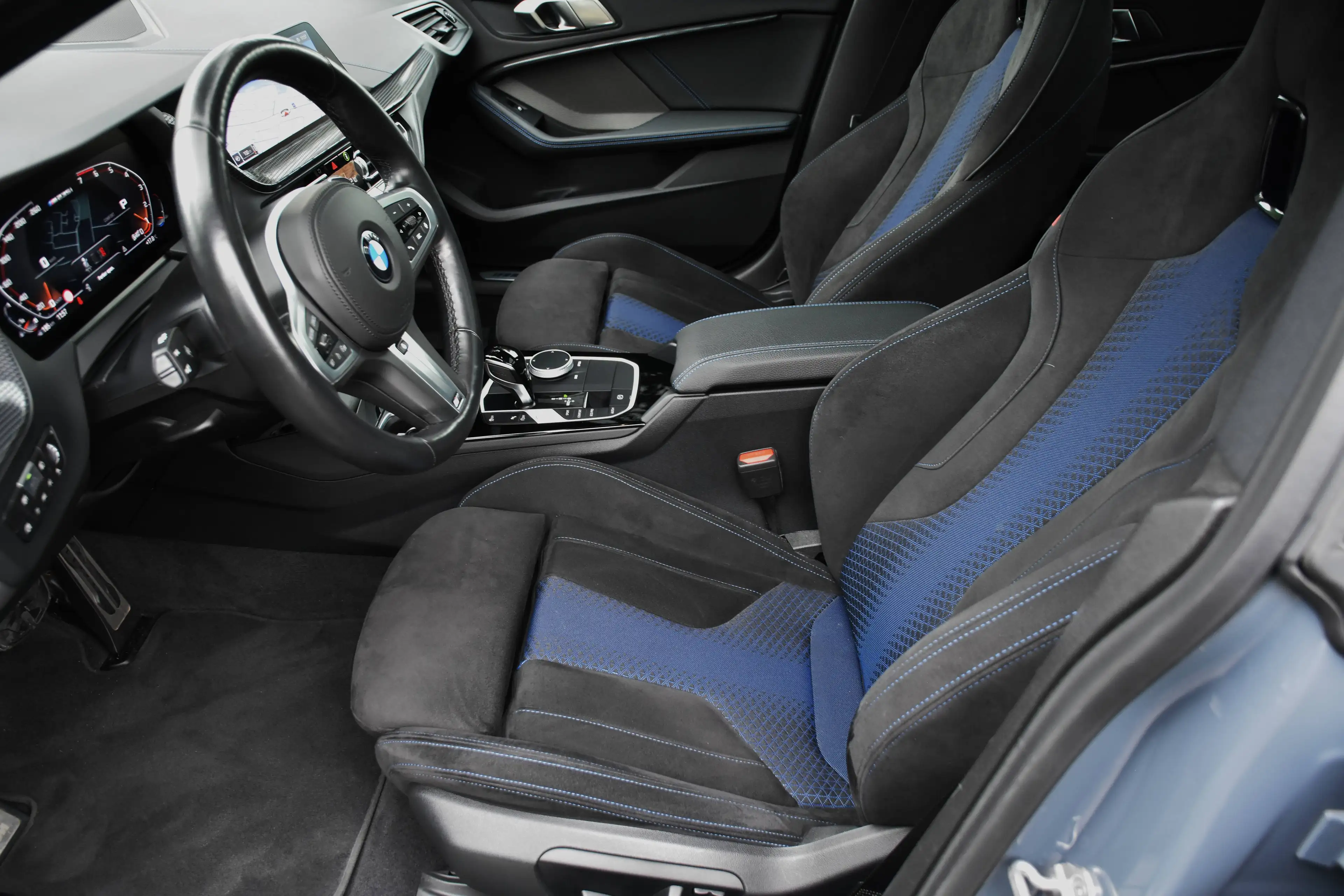 BMW 235 i XDRIVE AS GRANCOUPE M PERFORMANCE *** M SEATS / H&K / HEAD UP / PANO *** — photo 5