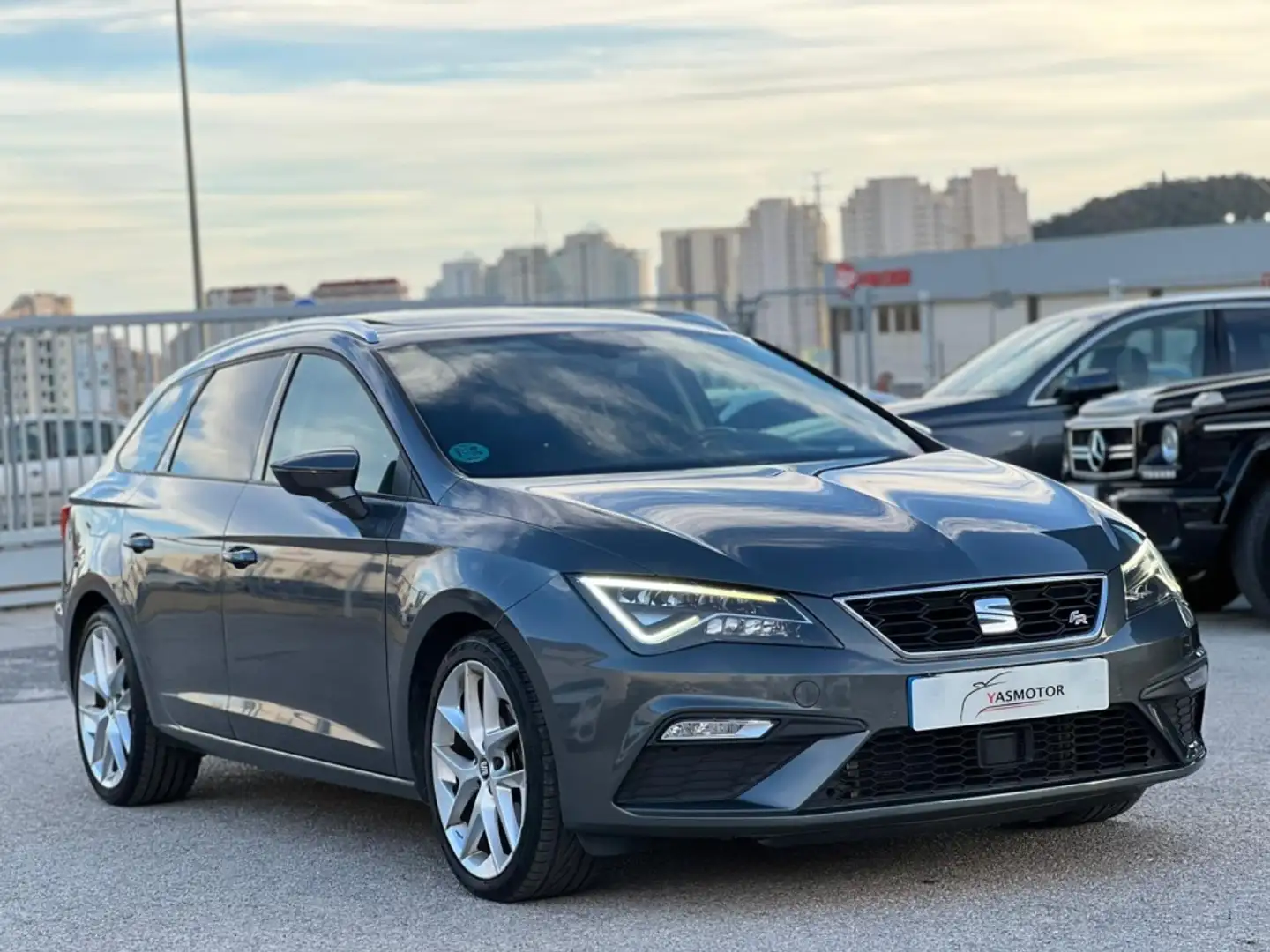 SEAT Leon 2.0TDI CR S&S FR 150 Gris - 1