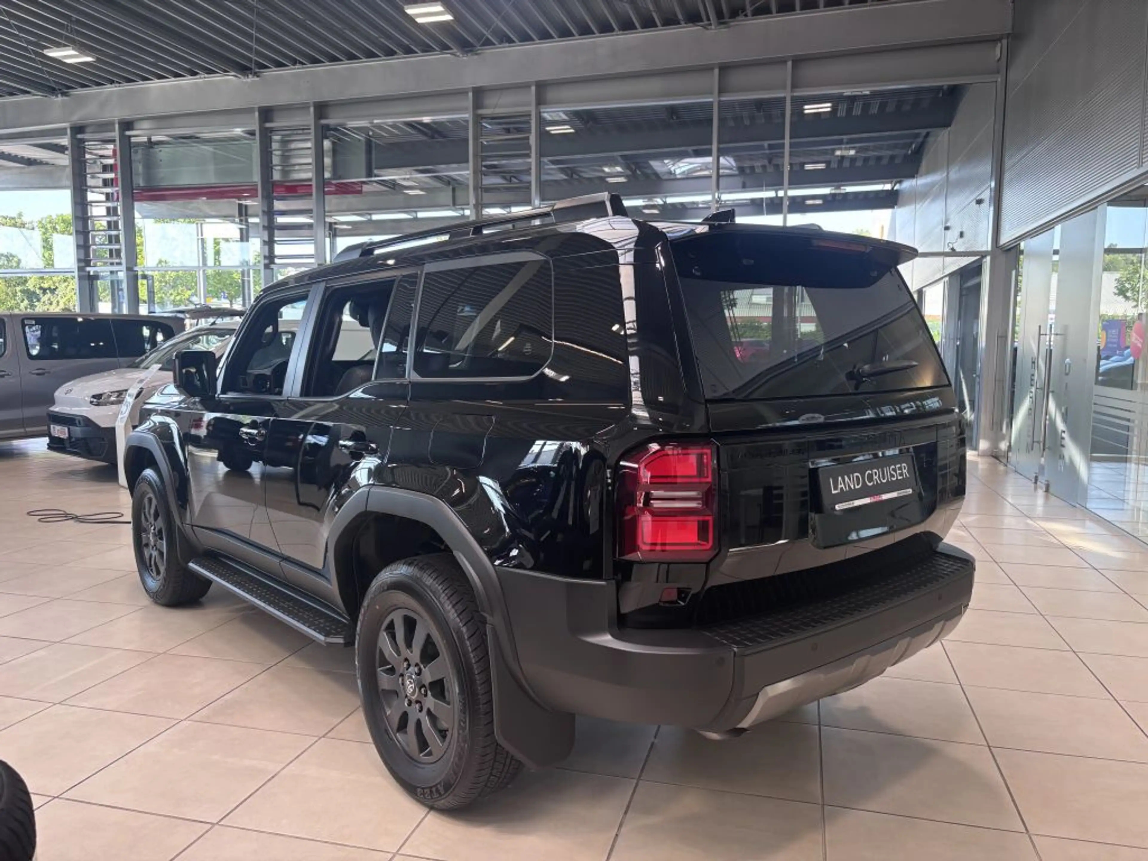 Toyota Land Cruiser 2.8 D-4D Mild-Hybrid Automatik Executive (250/J25) — photo 5