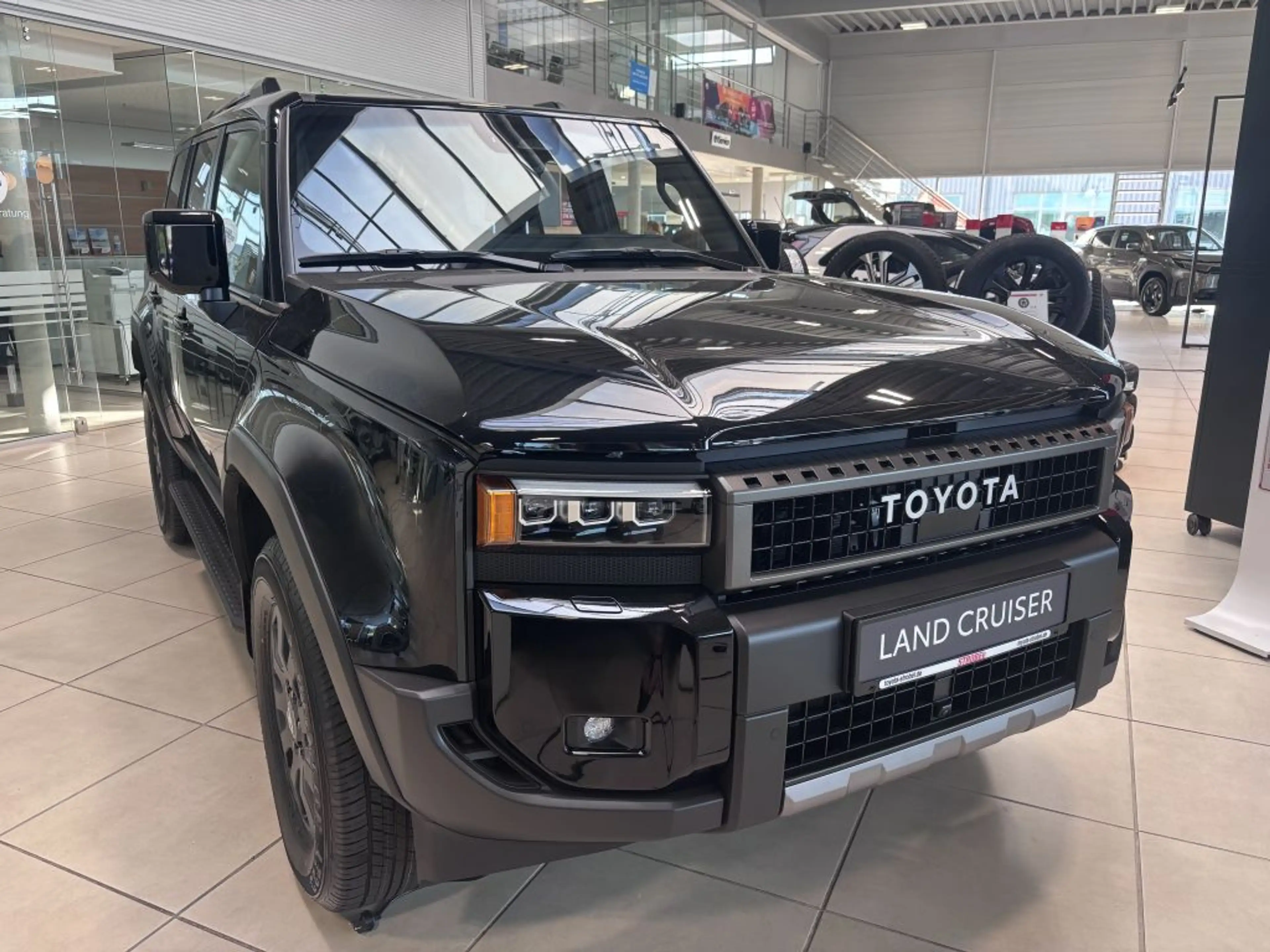 Toyota Land Cruiser 2.8 D-4D Mild-Hybrid Automatik Executive (250/J25) — photo 3