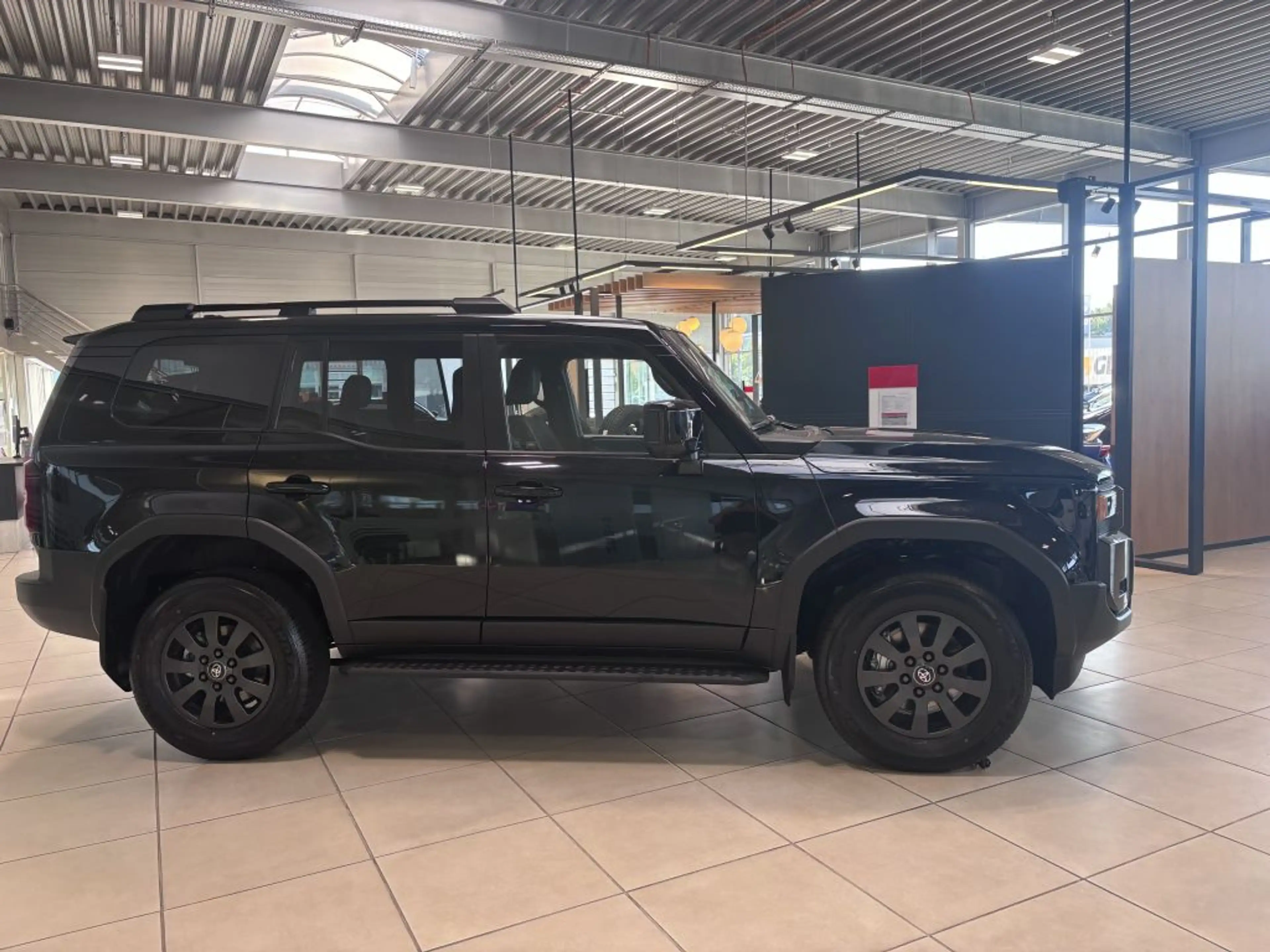 Toyota Land Cruiser 2.8 D-4D Mild-Hybrid Automatik Executive (250/J25) — photo 4