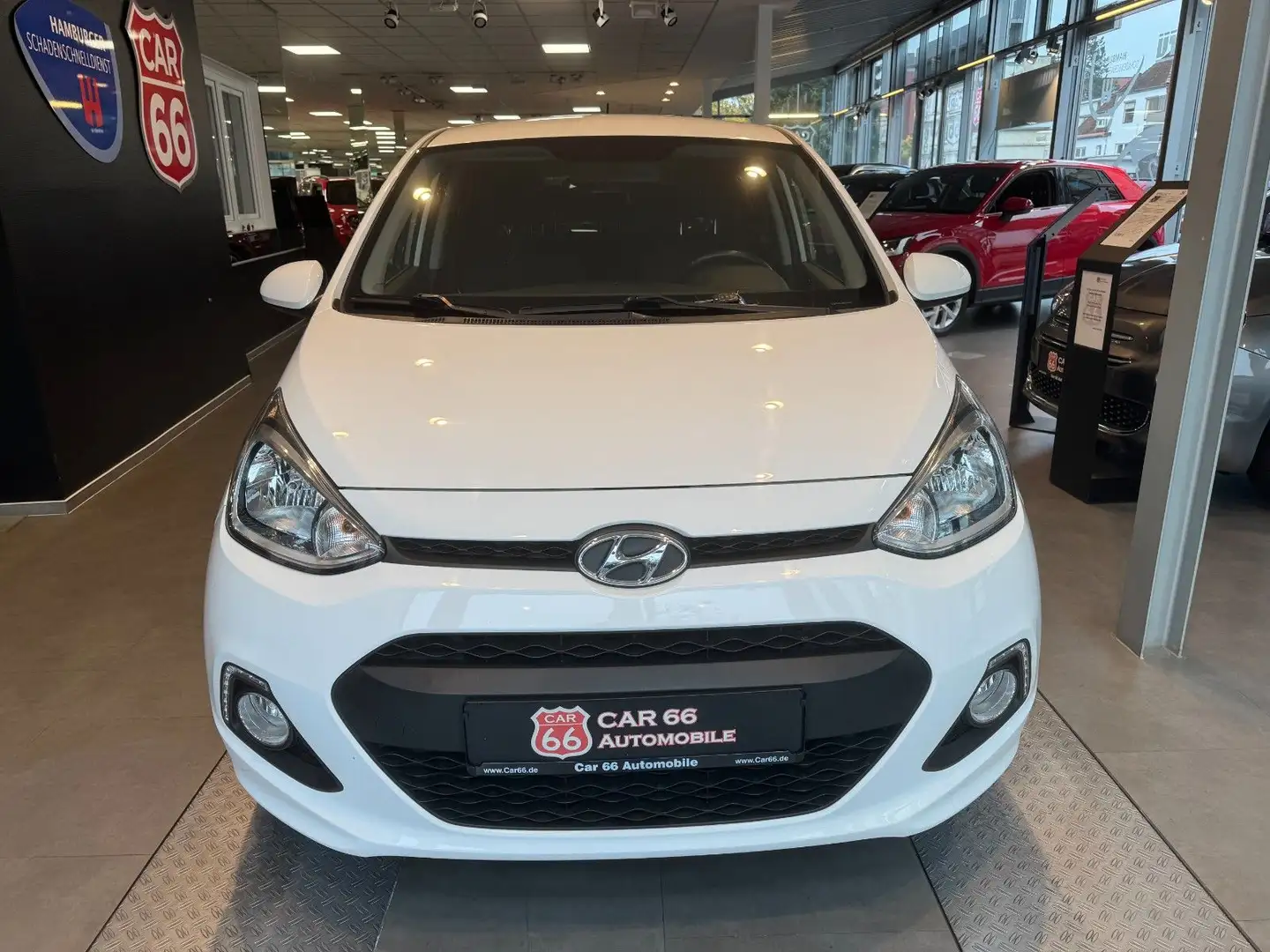 Hyundai i10 / TÜV NEU Weiß - 2