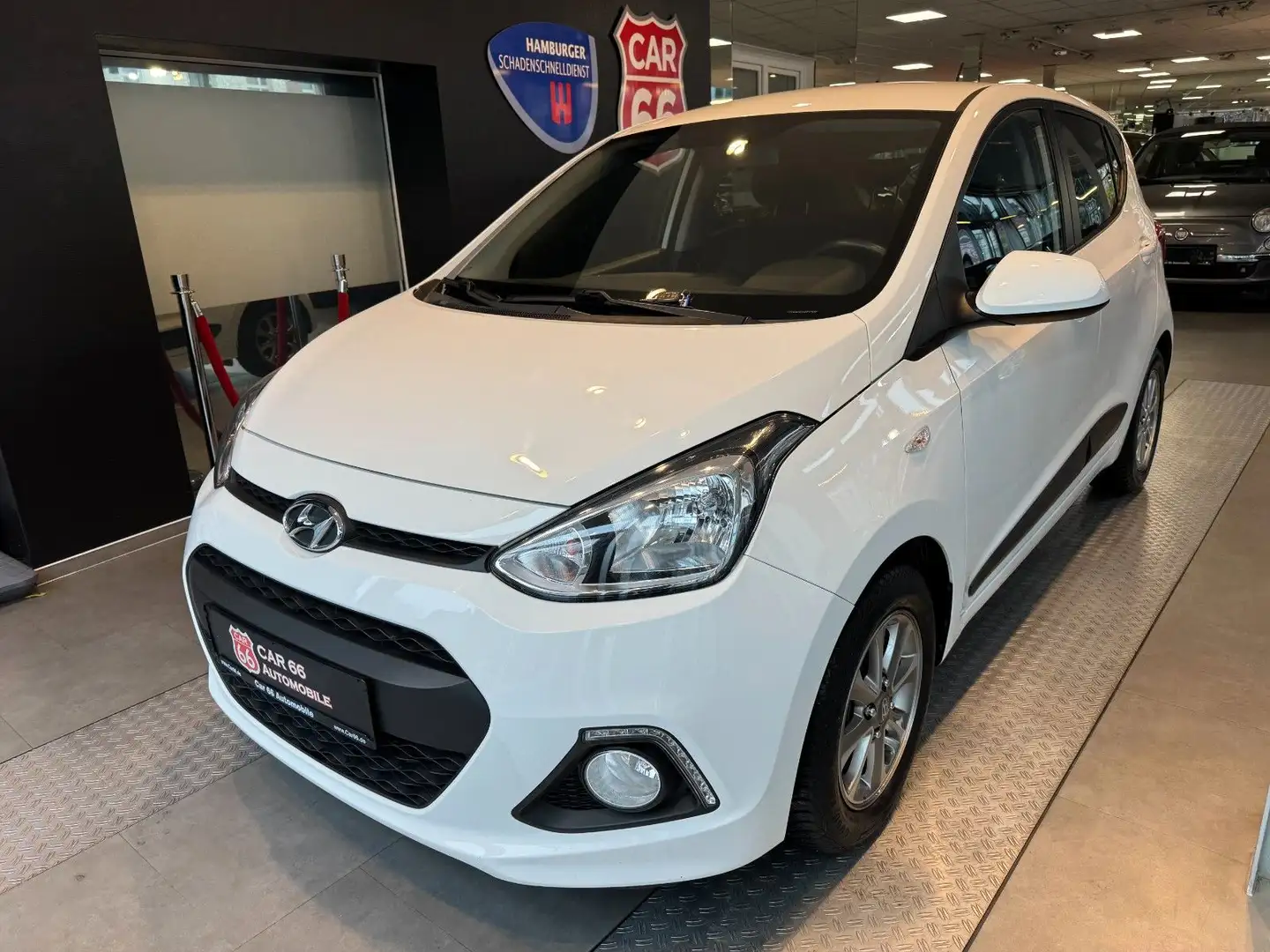 Hyundai i10 / TÜV NEU Weiß - 1