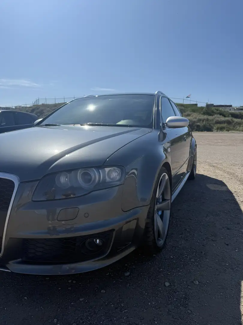 Audi RS4 4.2 V8 RS 4 Grijs - 1