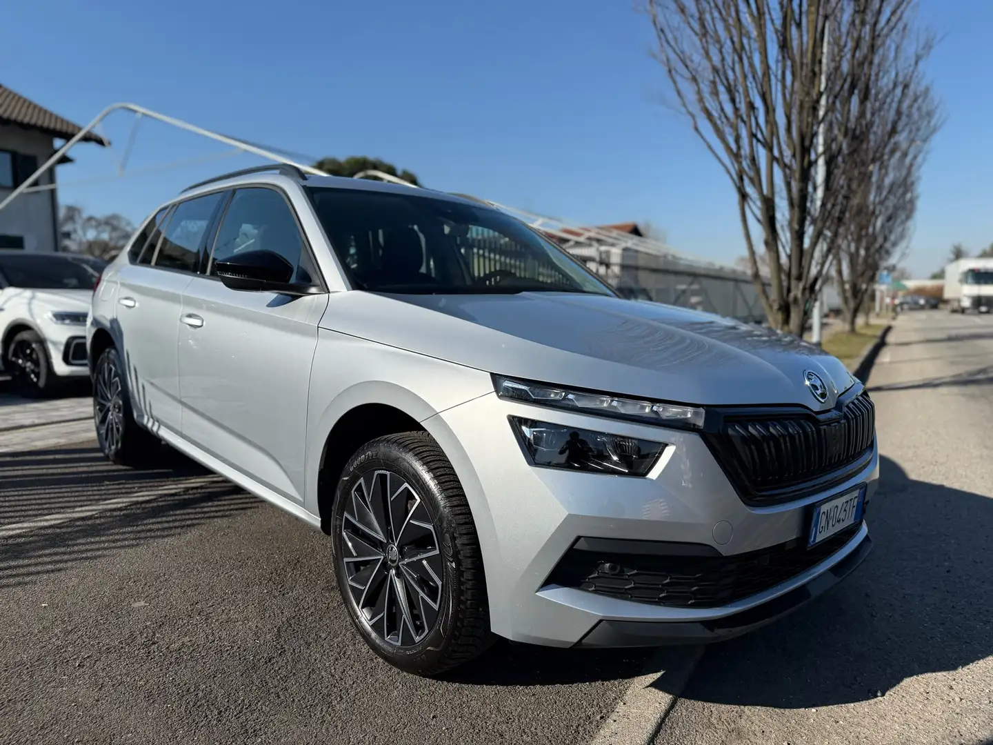 Skoda Kamiq 1.0 tsi Black Dots 95cv Per Neopatentati Argento - 1