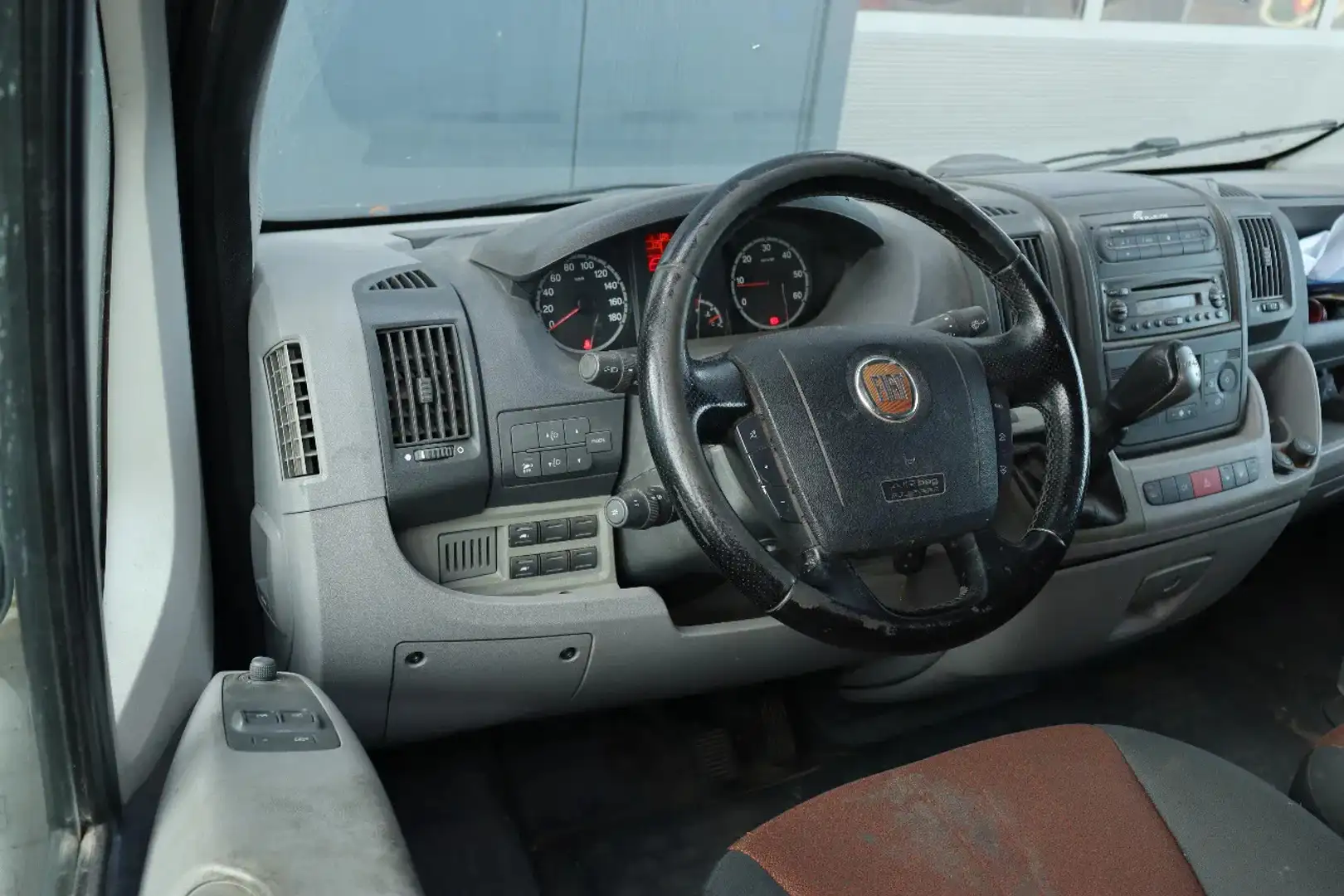 Fiat Ducato 3.0 JTD l AUTOMAAT l LUCHTVERING l TREKHAAK l INRU Grijs - 2