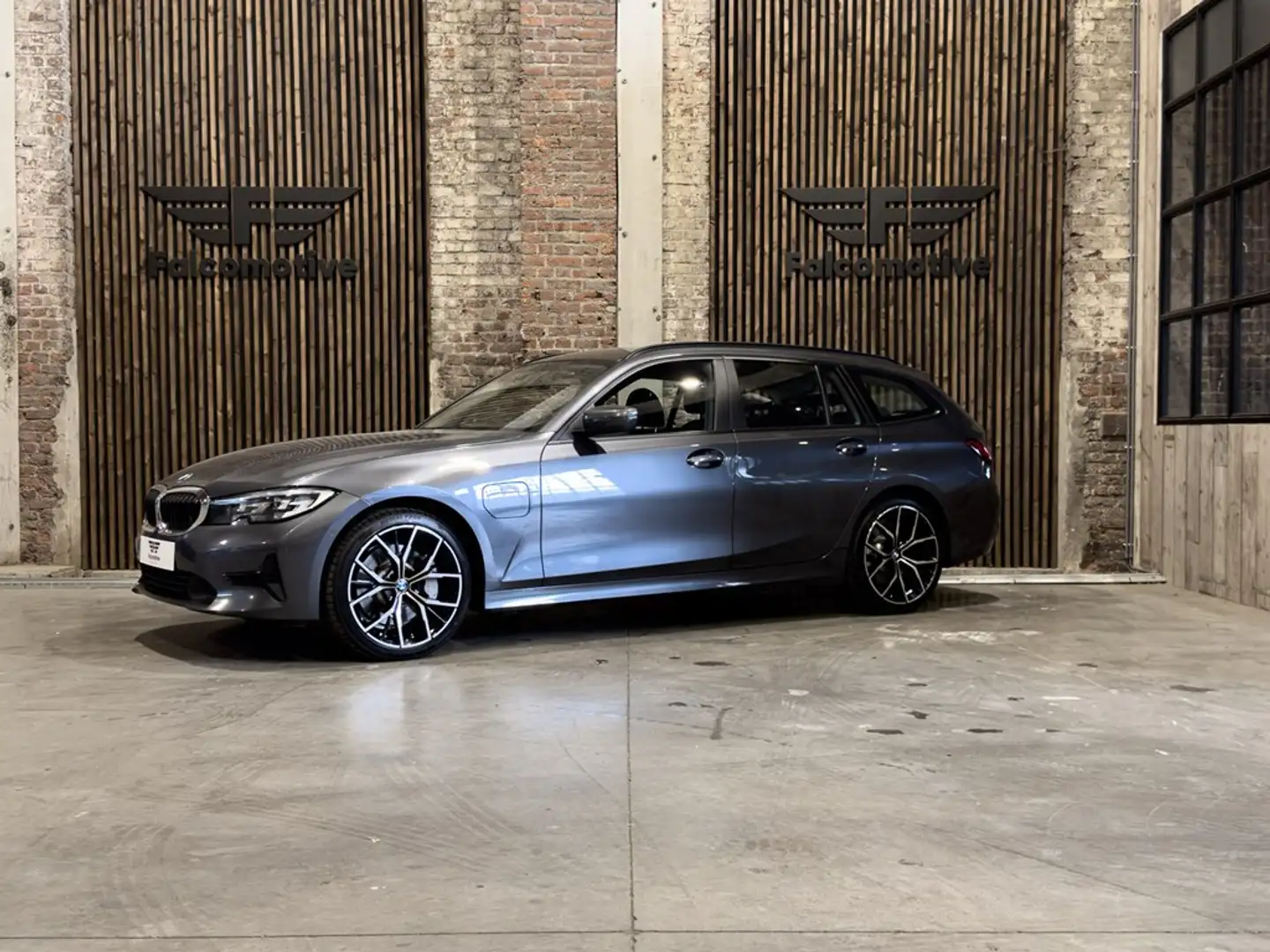 BMW 330 e*PHEV*DAB*WIFI*LEDER*NAVI PRO*LED*TOURING* Gris - 2