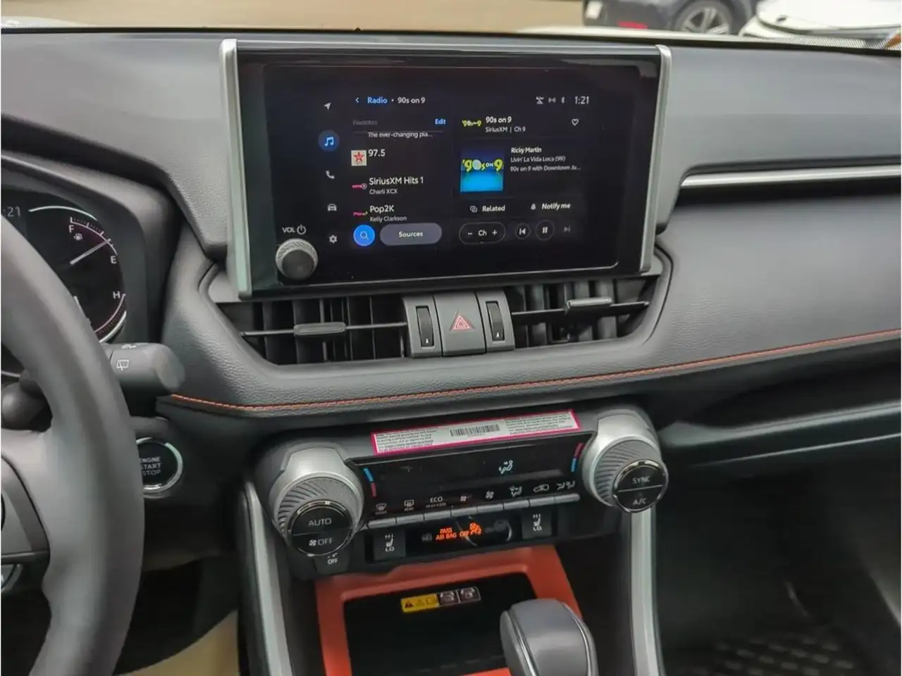 Toyota RAV 4 снимка Toyota RAV 4