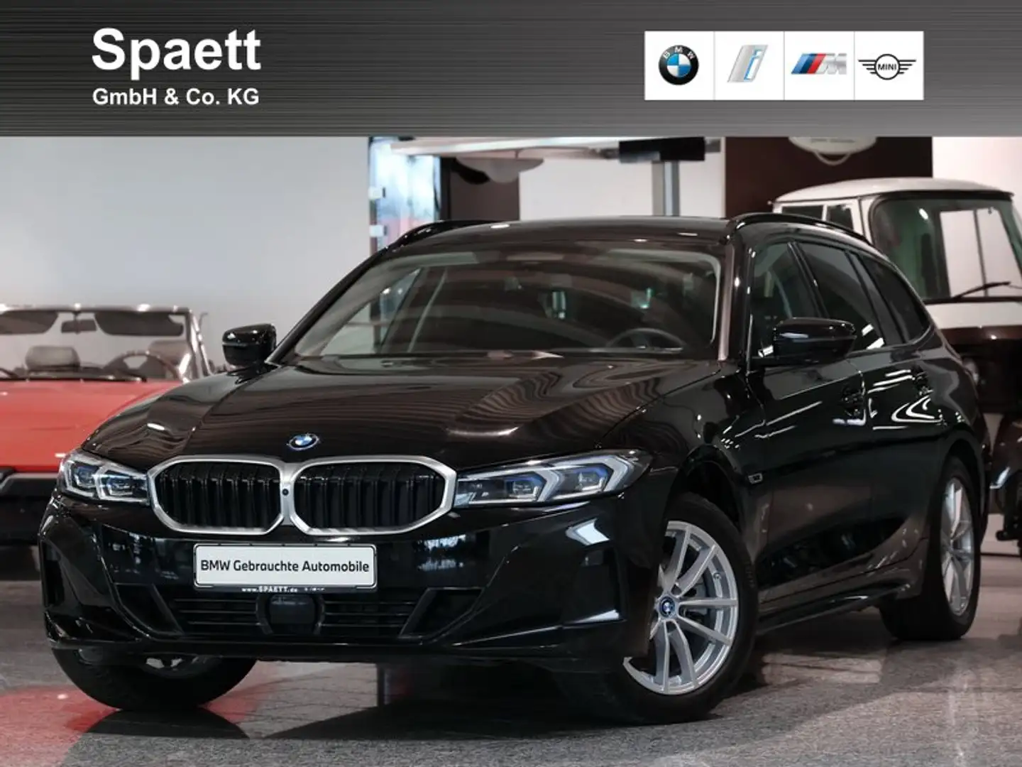 BMW 330 e xDrive Touring HarmKar Adp.LED 360° AHK DrivAssP Schwarz - 1