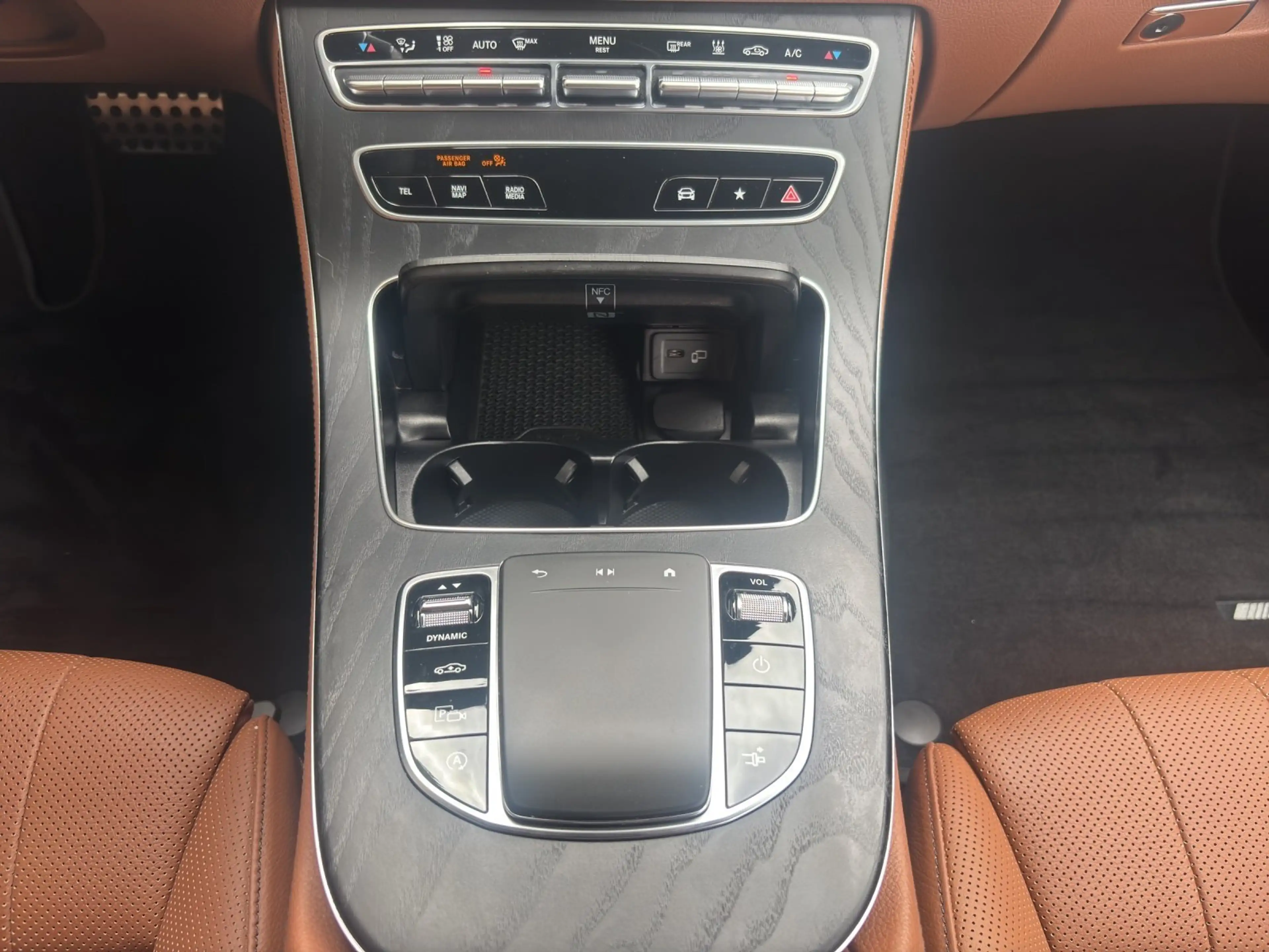 Mercedes-Benz E 400 d 4M Cpé AMG Massage DISTRO Burm ABC KeyGo — photo 11
