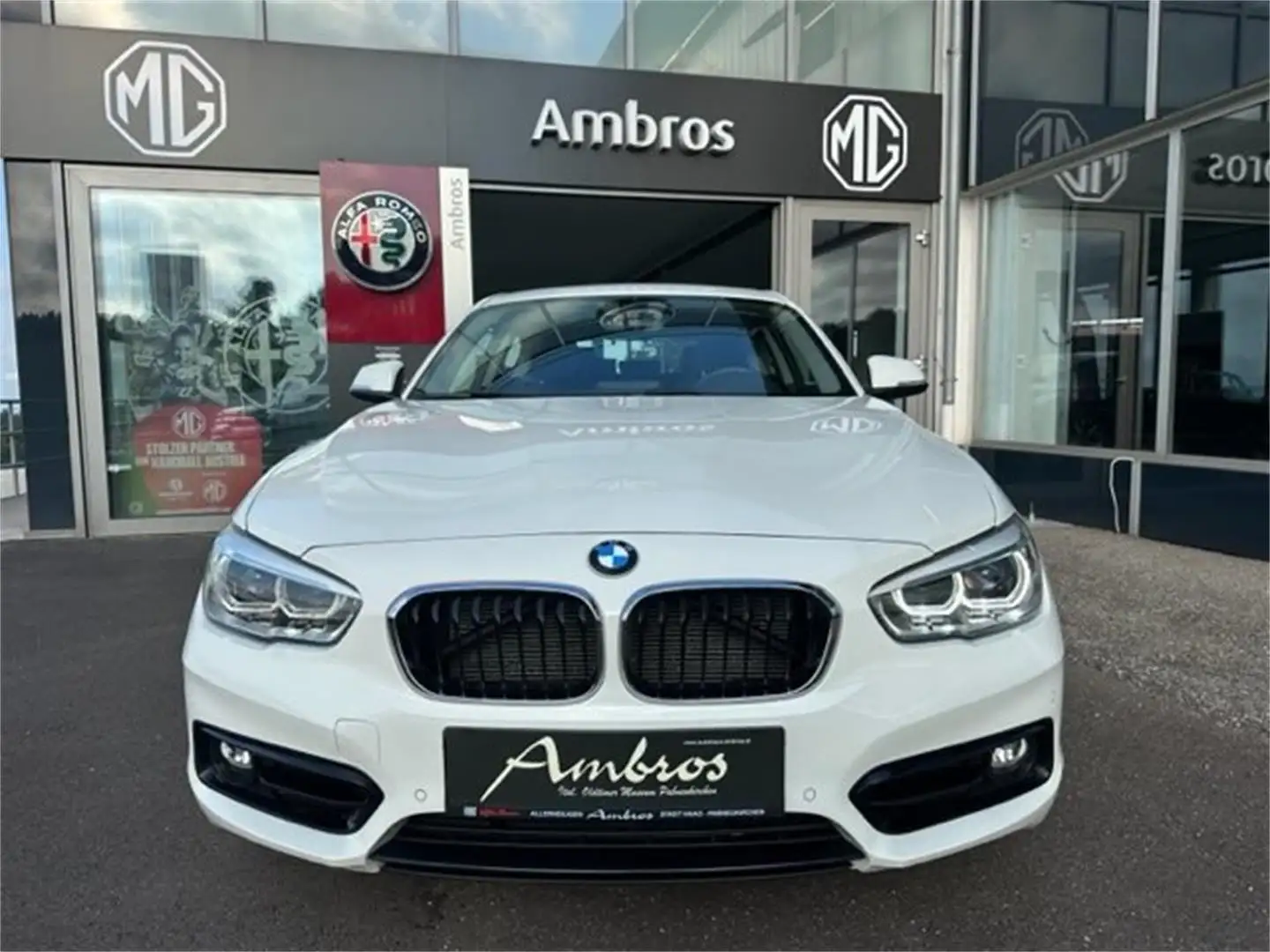 BMW 118 d xDrive Sport Line Weiß - 2