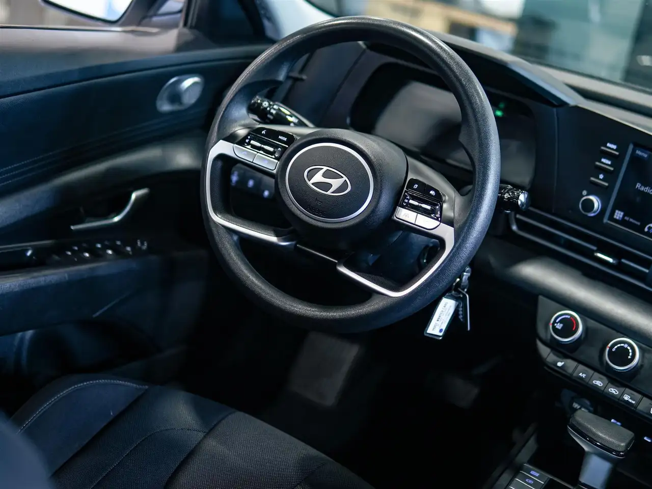 Hyundai ELANTRA снимка Hyundai ELANTRA