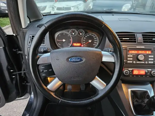 Ford C-Max view 12