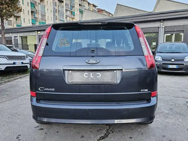 Ford C-Max view 4