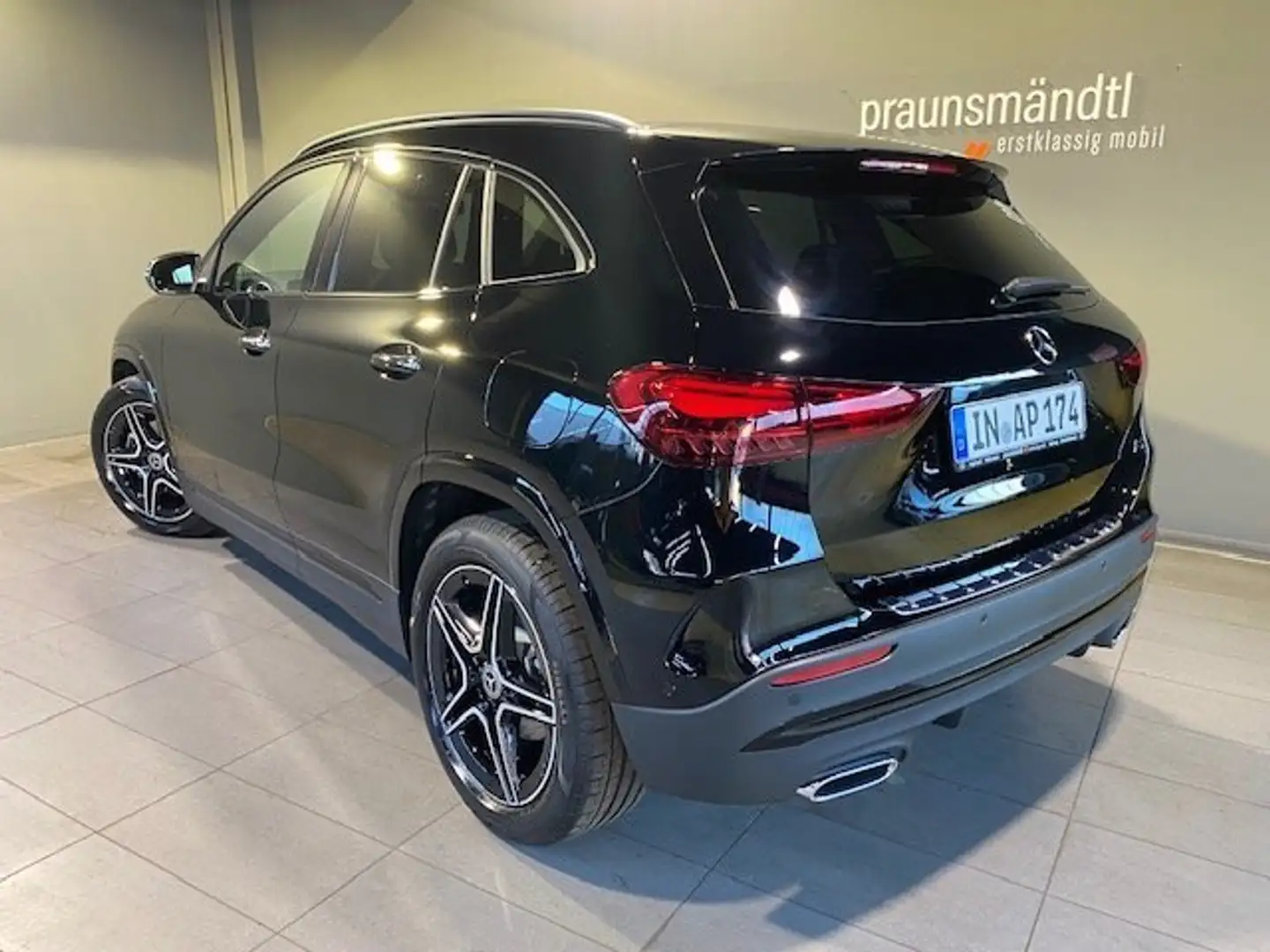 Mercedes-Benz GLA 200 AMG Night/Pano/AHK/LED/KEYLESS-GO/Winter Nero - 2
