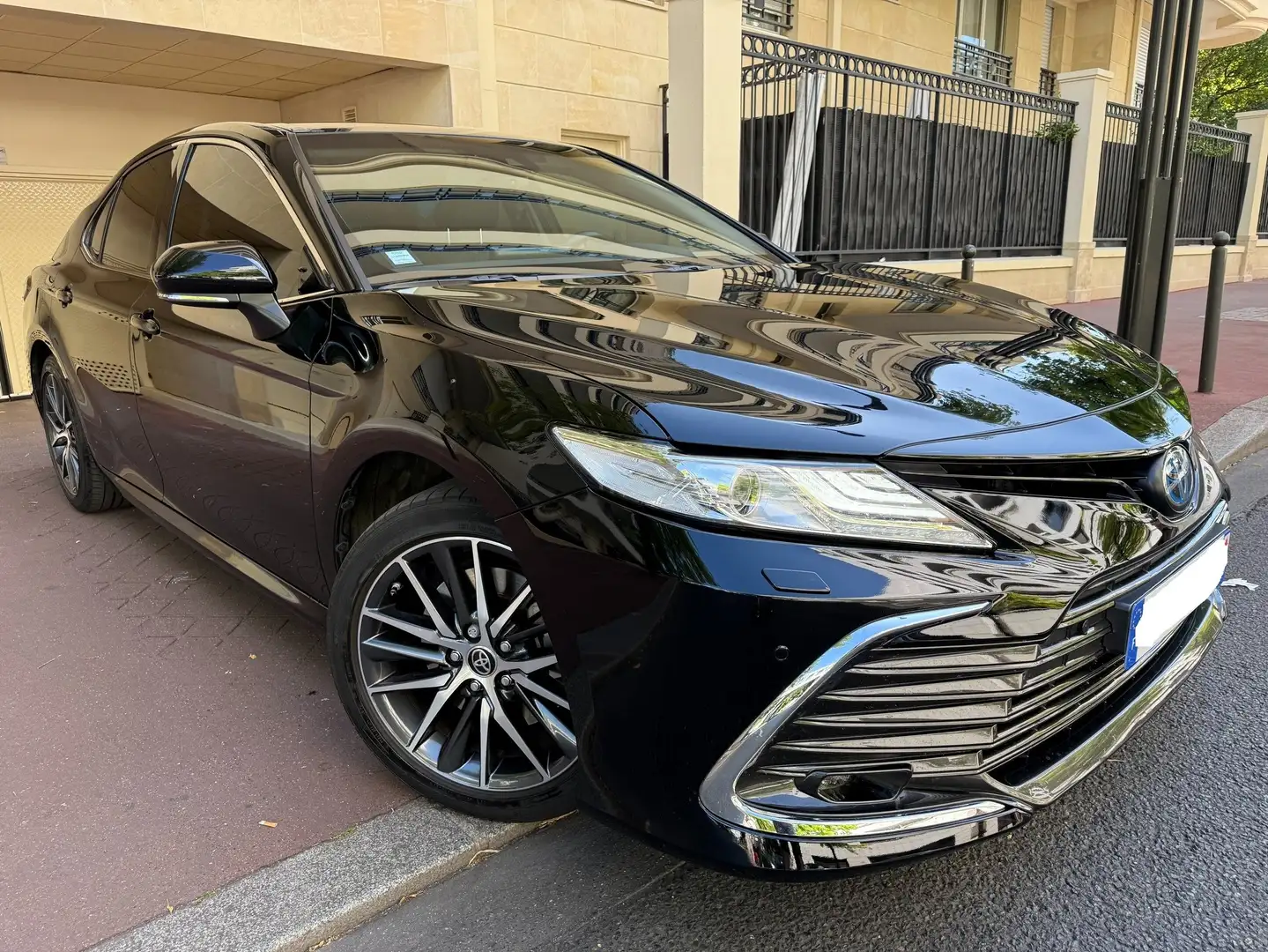 Toyota Camry 27900ht 2.5 HYBRIDE 218CH DESIGN Noir - 1