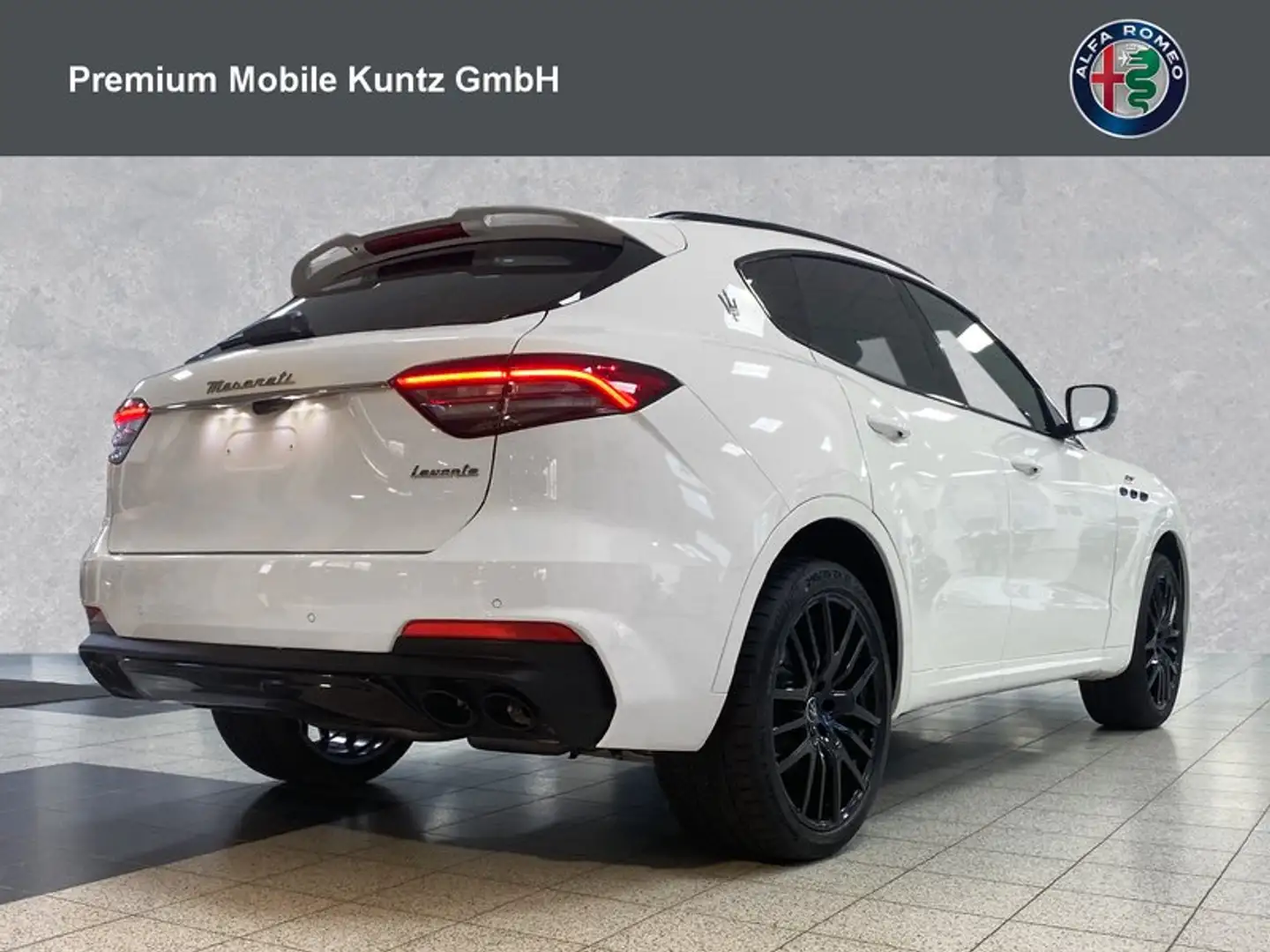 Maserati Levante GT Hybrid Pano+AHK Fehér - 2