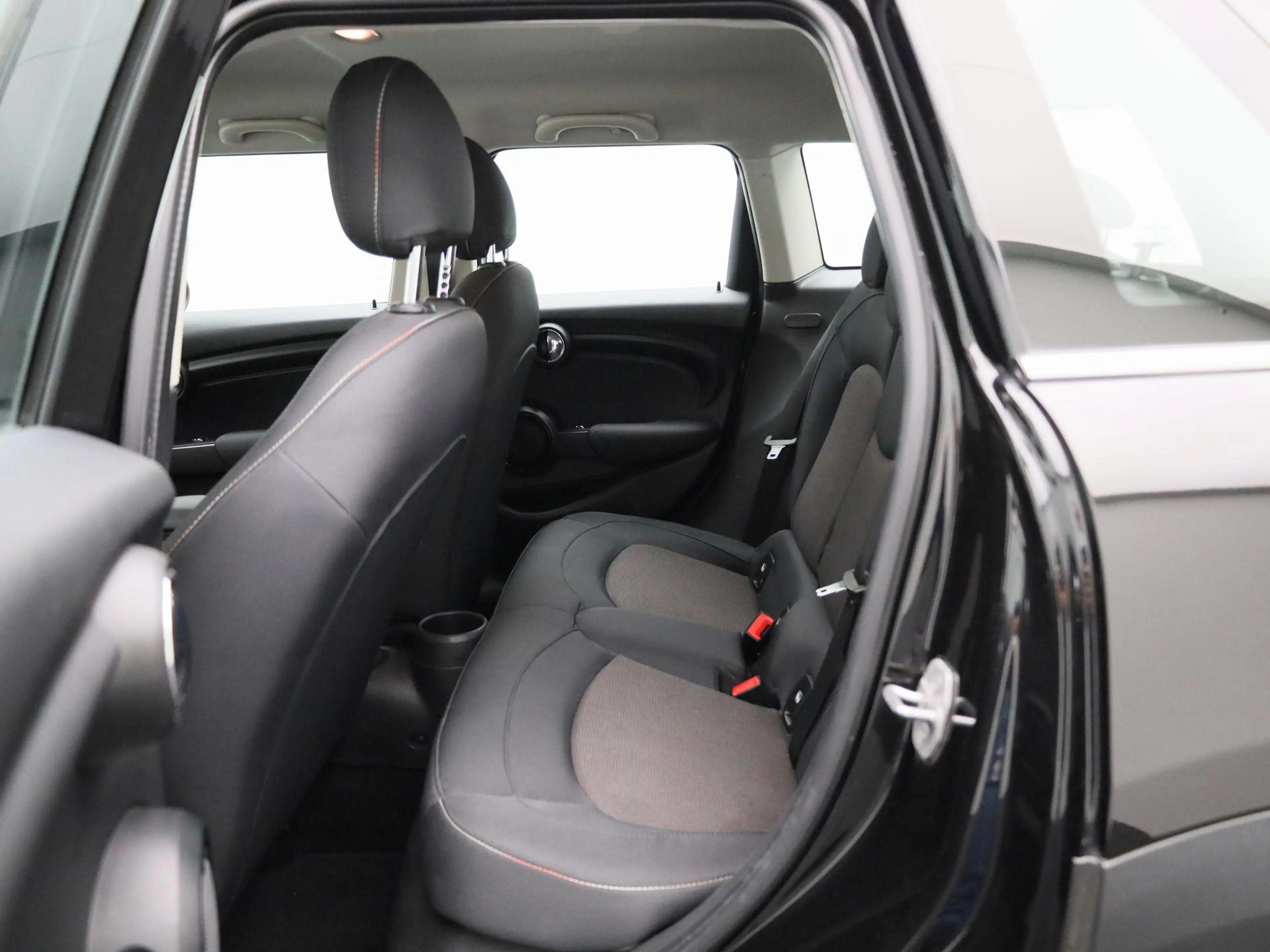 MINI One Mini 5 door — photo 10