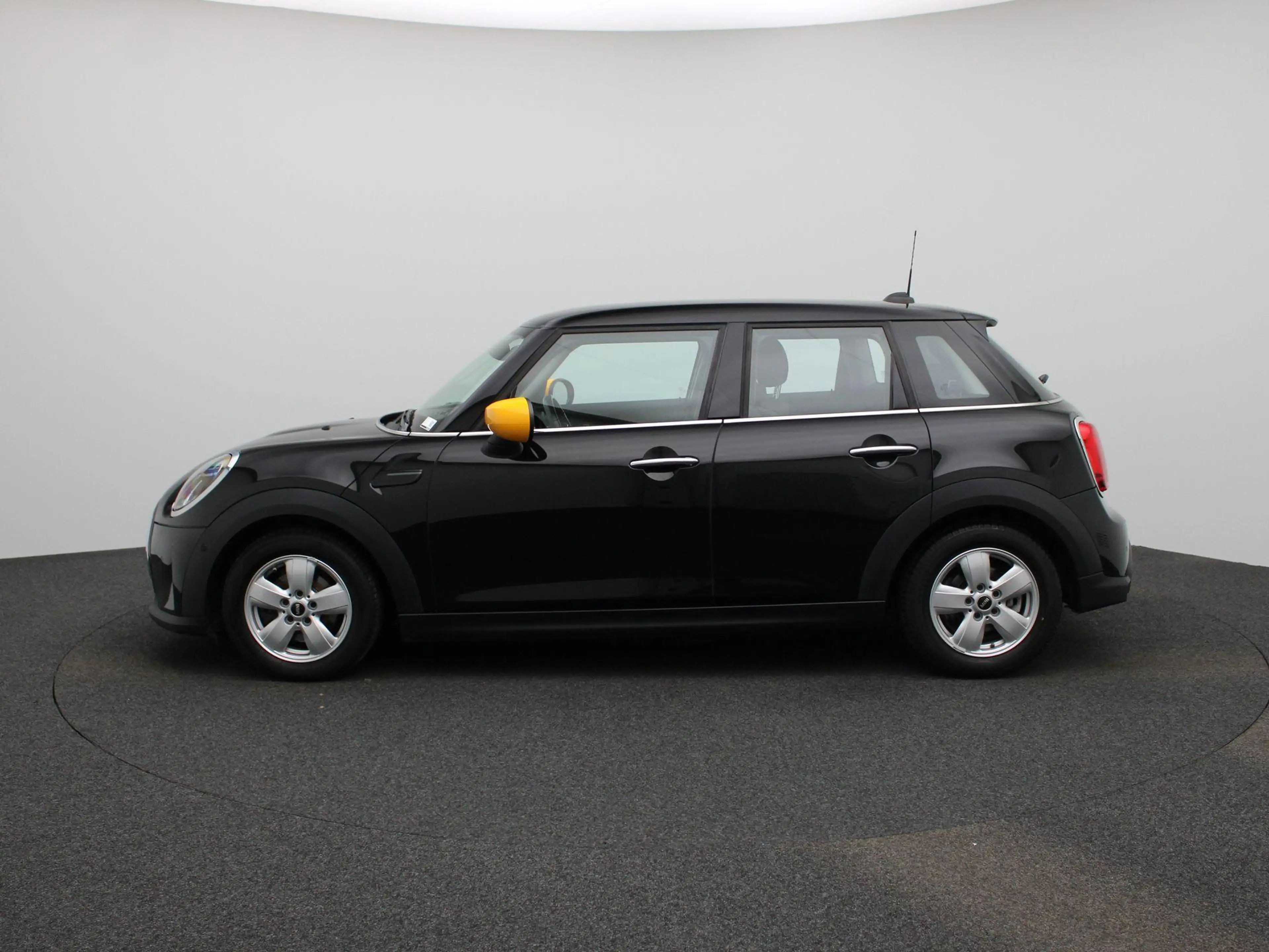 MINI One Mini 5 door — photo 4