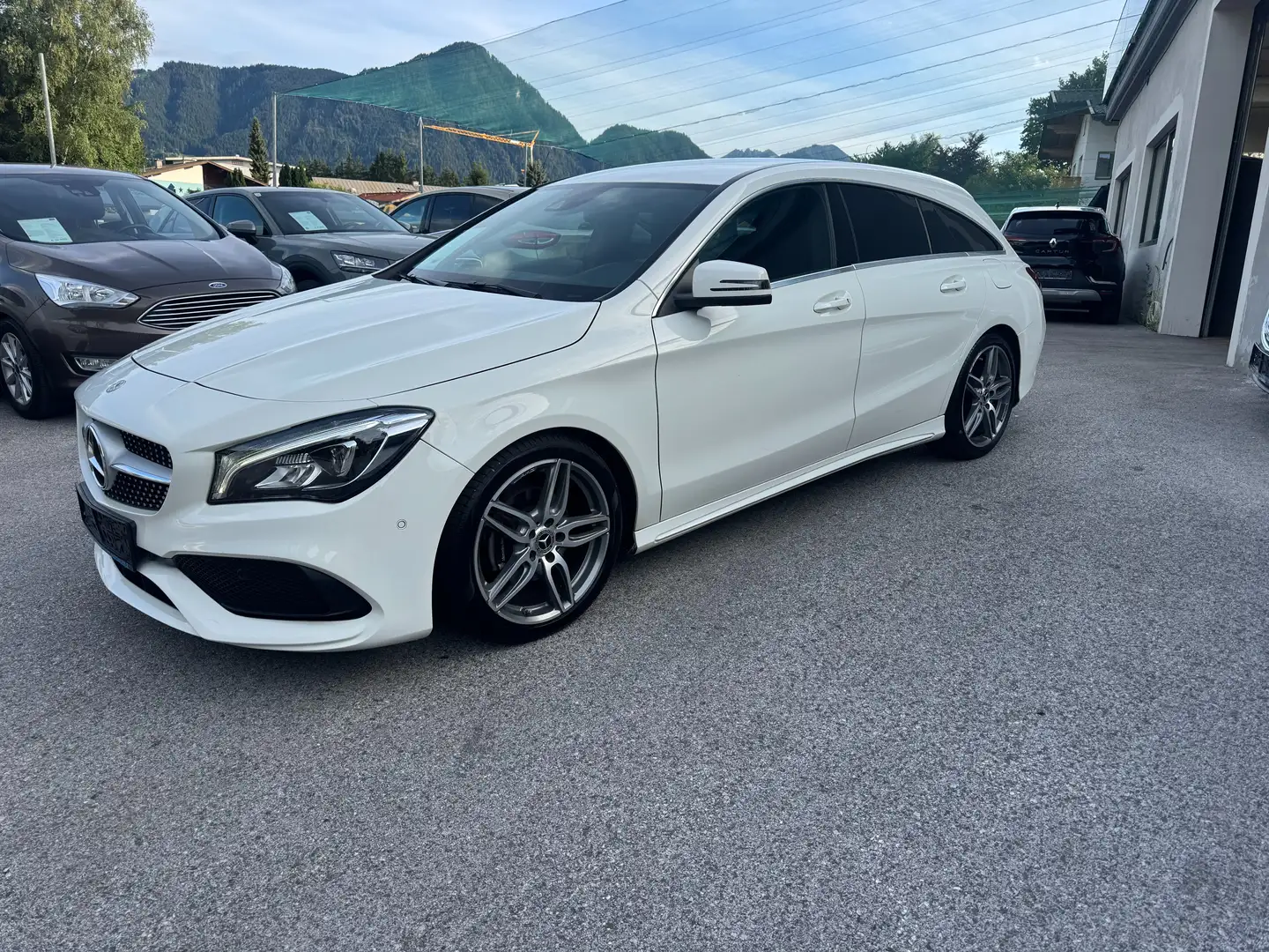 Mercedes-Benz CLA 180 CLA 180 d (117.912) Weiß - 1