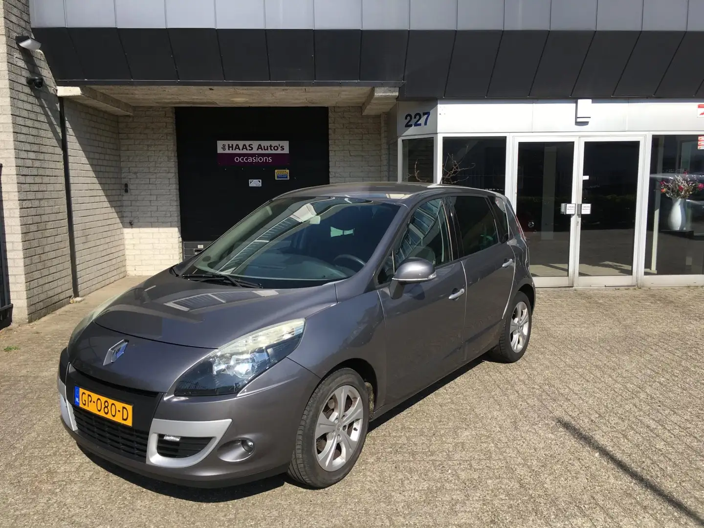 Renault Scenic 1.4 TCE Dynamique / NWE MODELJAAR / NAVI / ALU VEL Grijs - 1
