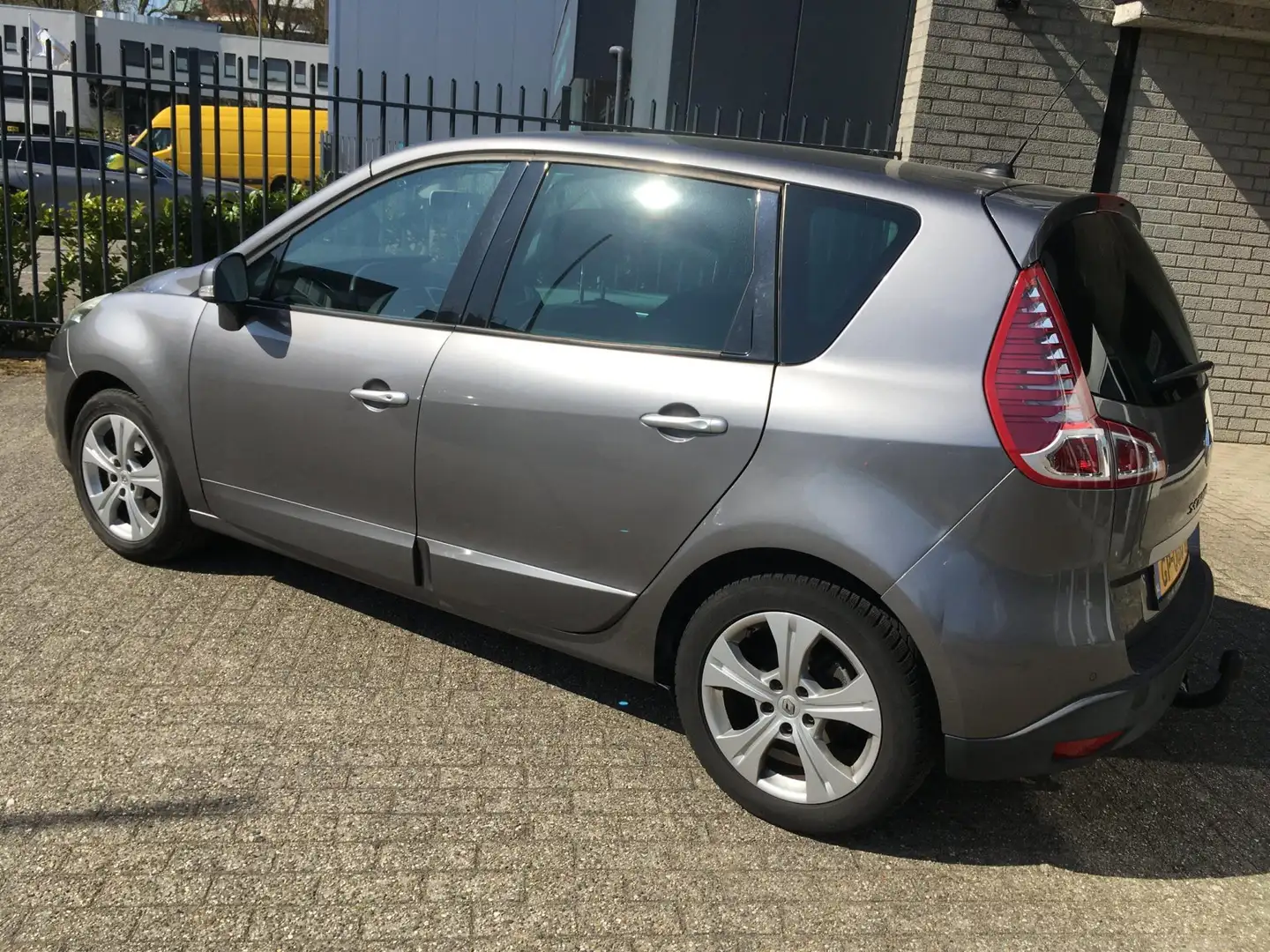 Renault Scenic 1.4 TCE Dynamique / NWE MODELJAAR / NAVI / ALU VEL Grijs - 2