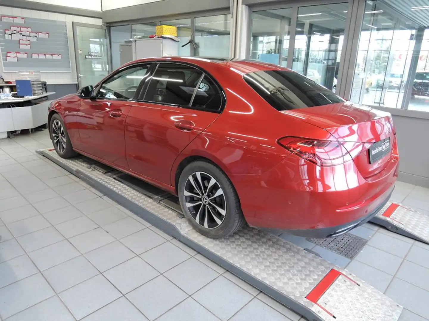 Mercedes-Benz C 200 d Avantgarde/Night/LED/Panorama-SD/Kamera/ Rood - 2