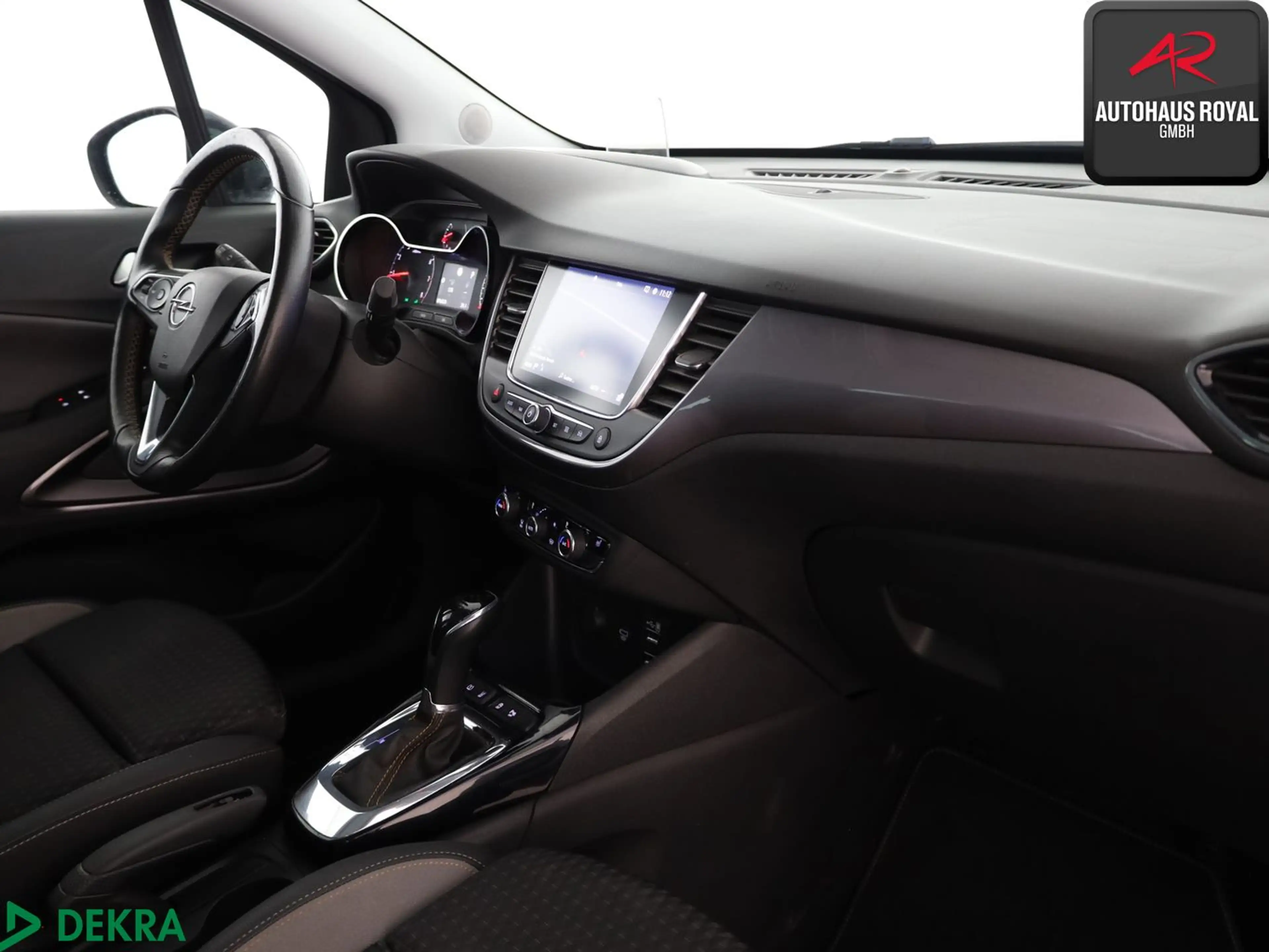 Opel Crossland X 1.2 HUD,KEYLESS,NAVI,LED,TOTWINKEL — photo 11