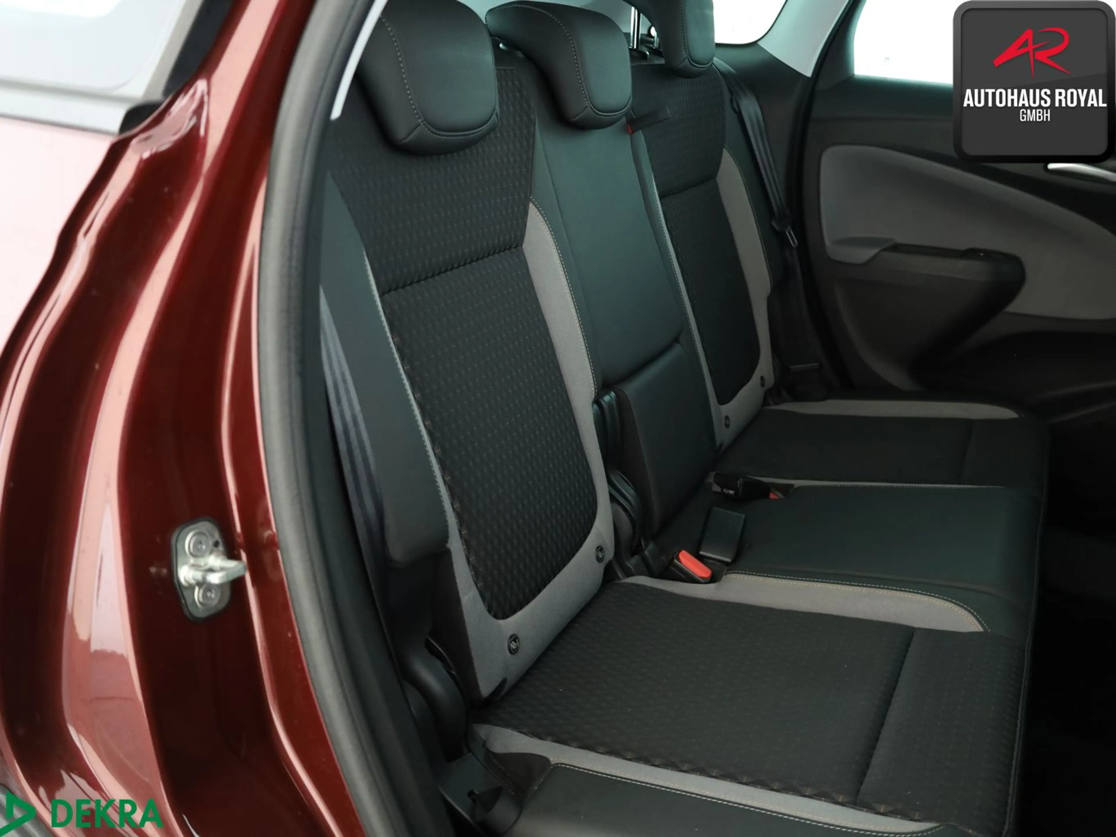 Opel Crossland X 1.2 HUD,KEYLESS,NAVI,LED,TOTWINKEL — photo 12