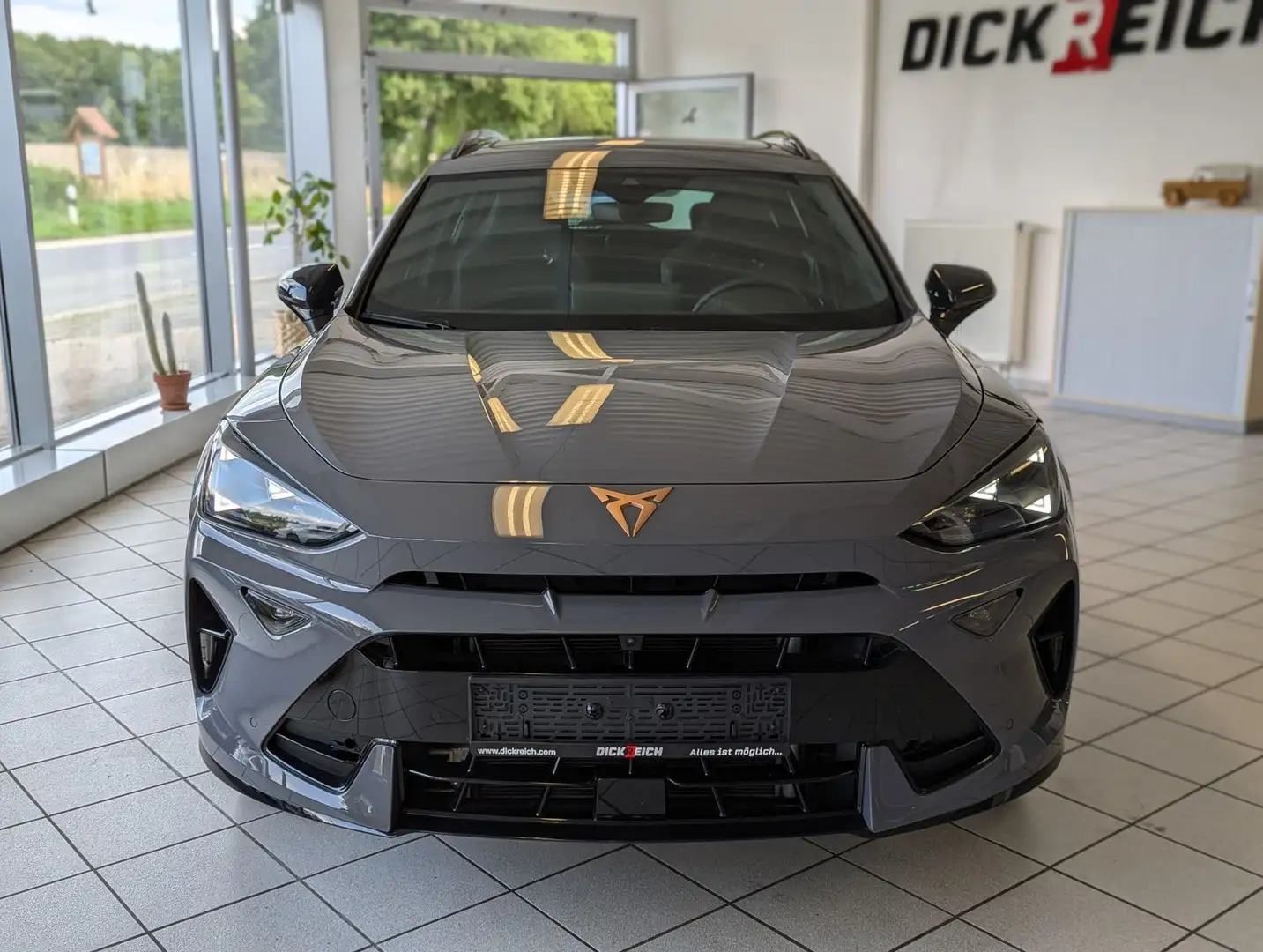 CUPRA Formentor 1.5 eTSI Pano Sennh. DCC Kamera Matrix Grau - 2