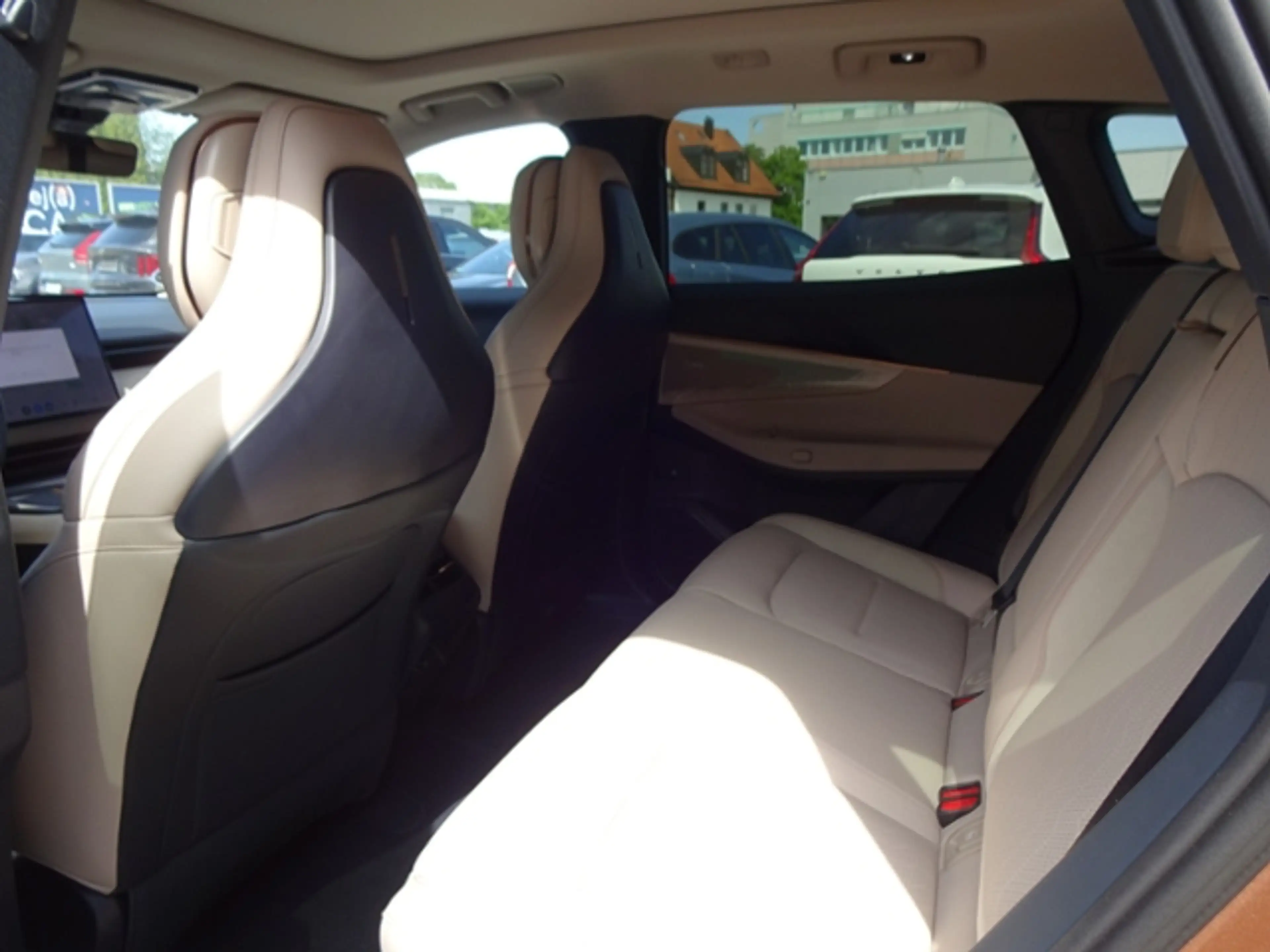 Lynk & Co 08 More 1.5 T Plug-in-Hybrid — photo 12