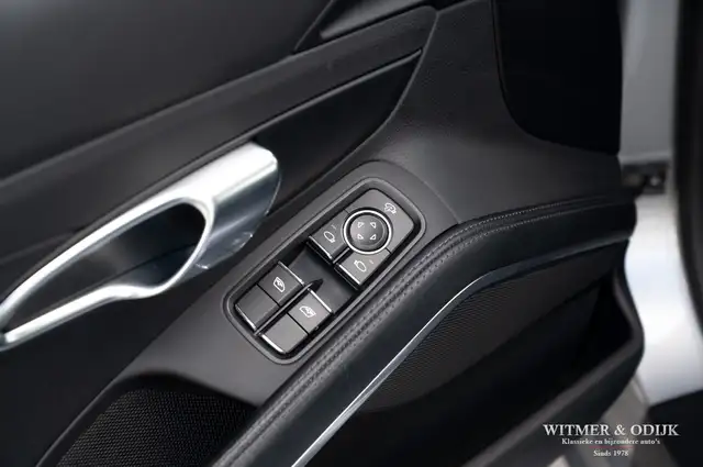 Porsche 911 view 19